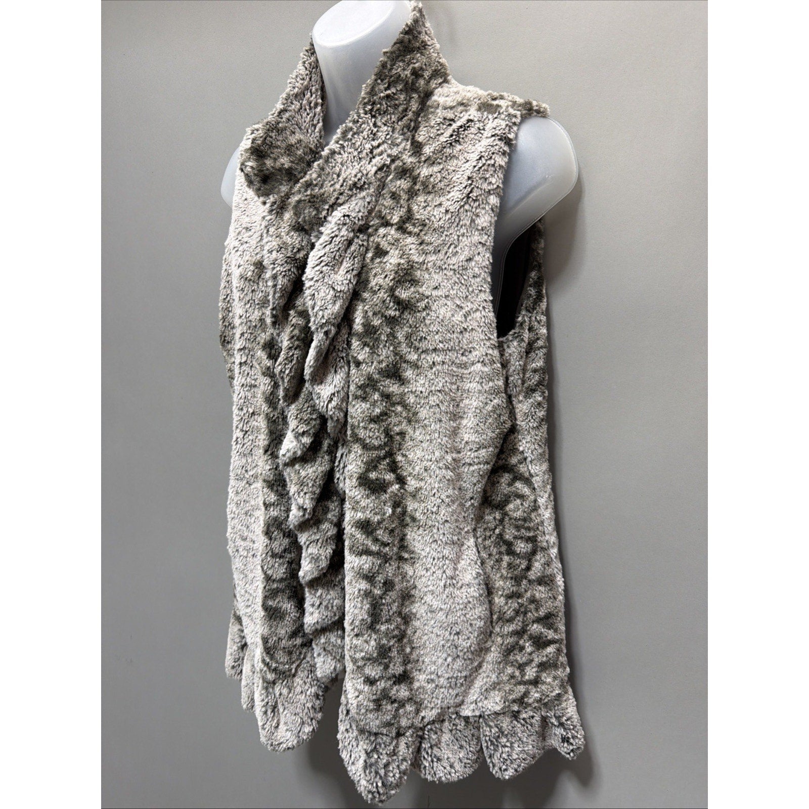 Multiples Animal Print Faux Fur Ruffled Vest Size Medium