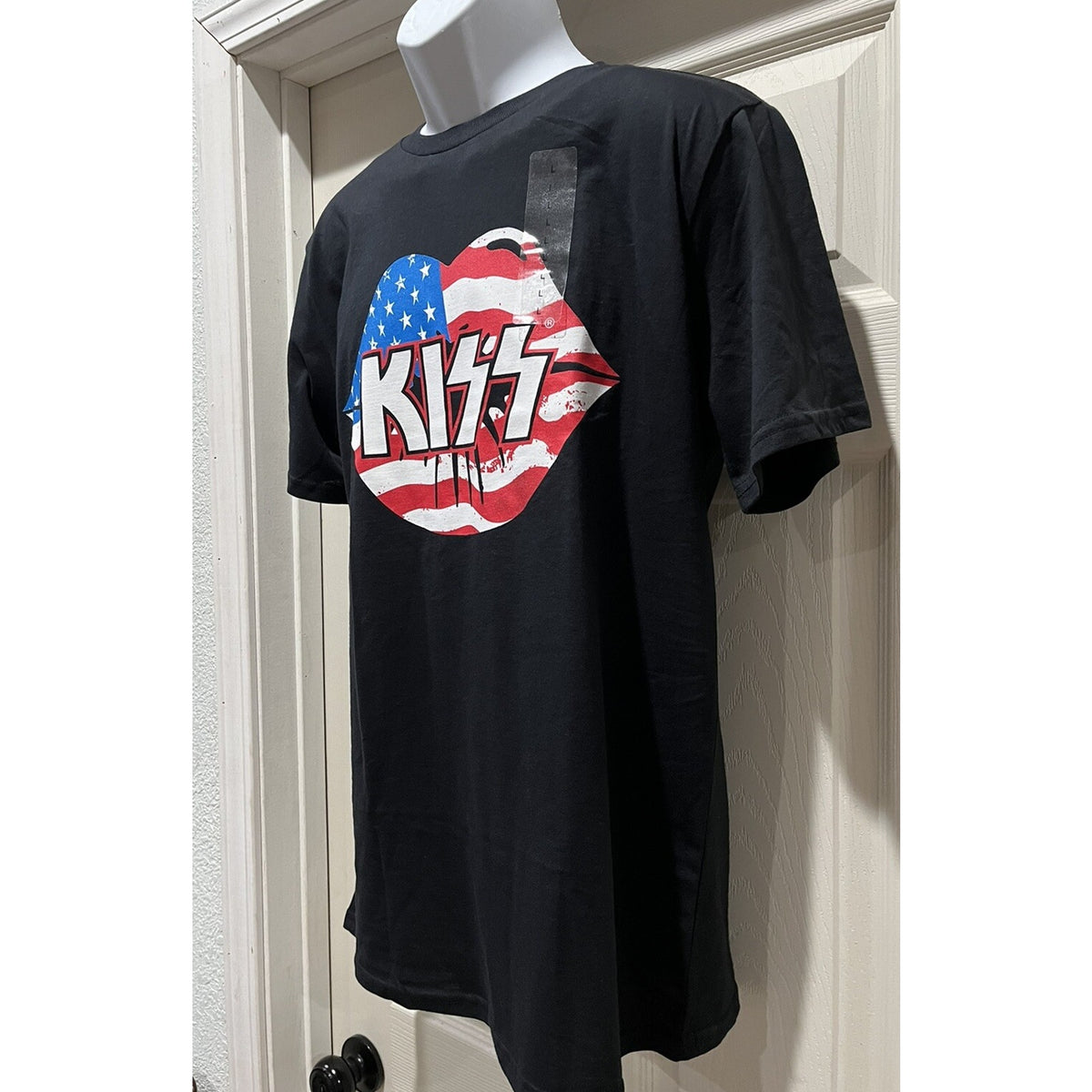 KISS Band T-Shirt Men’s American Flag Logo Black Amplified Lips NWT