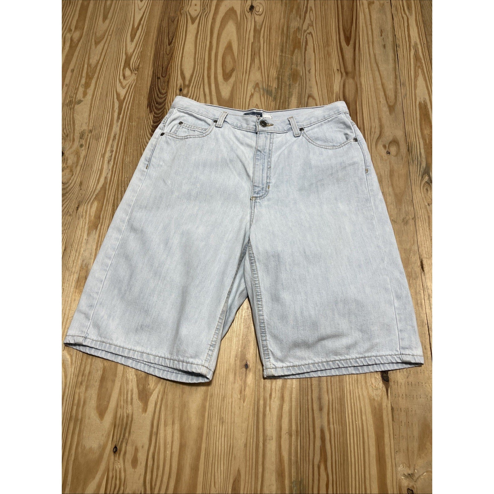 Liz Claiborne Womens Jean Shorts High Rise Size 12 Light Blue Denim Classic Fit