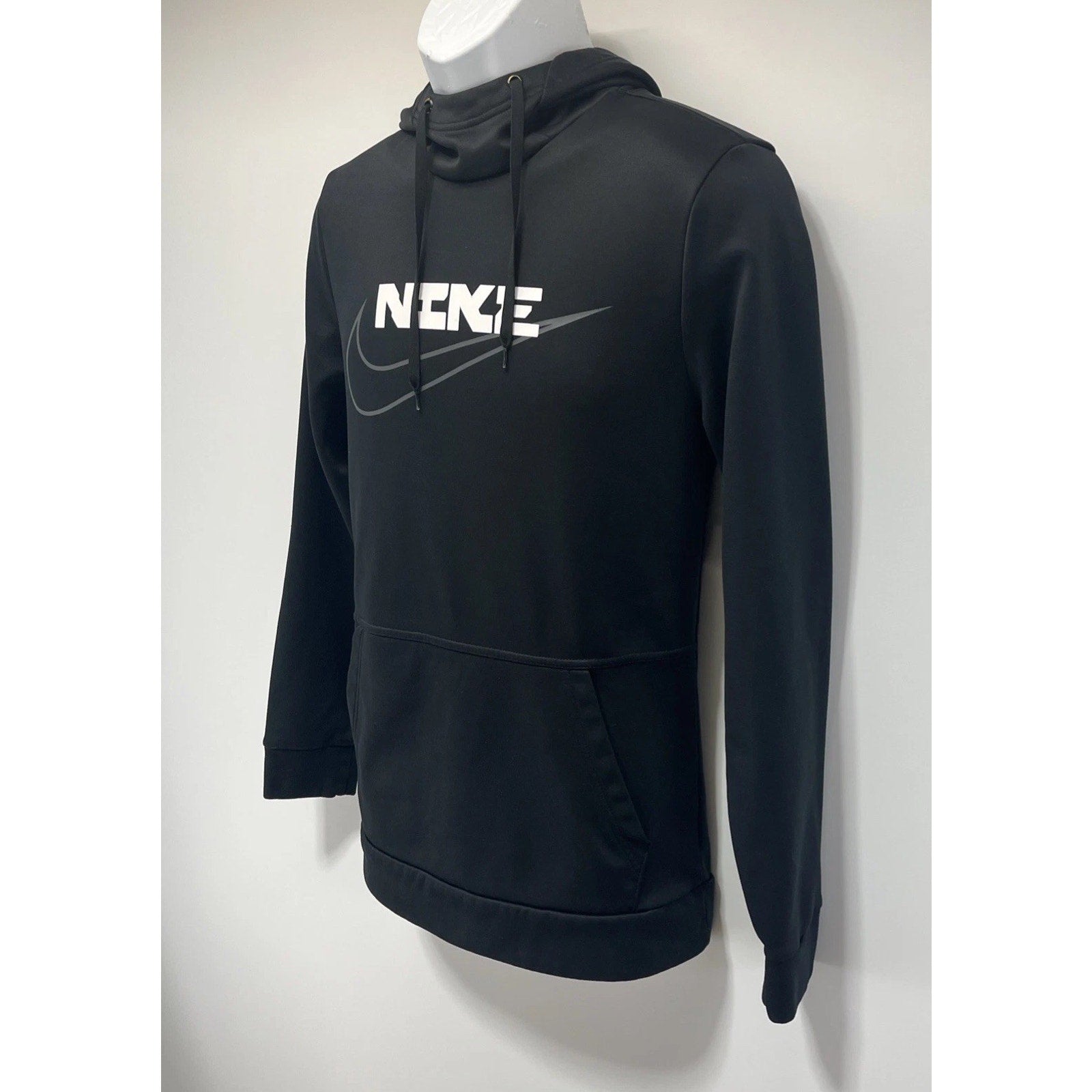 Nike Therma-Fit Flecce Training Hoodie. Mens Size Small. Black. DD 1756-010