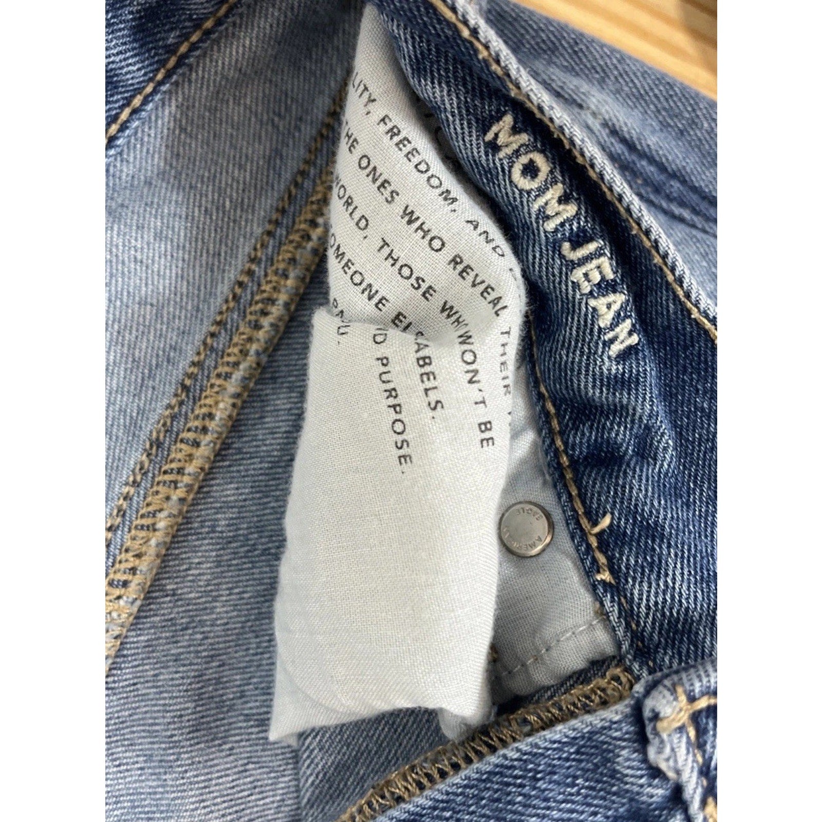 AE AMERICAN EAGLE MOM JEAN STRETCH WOMENS JEANS SIZE 6