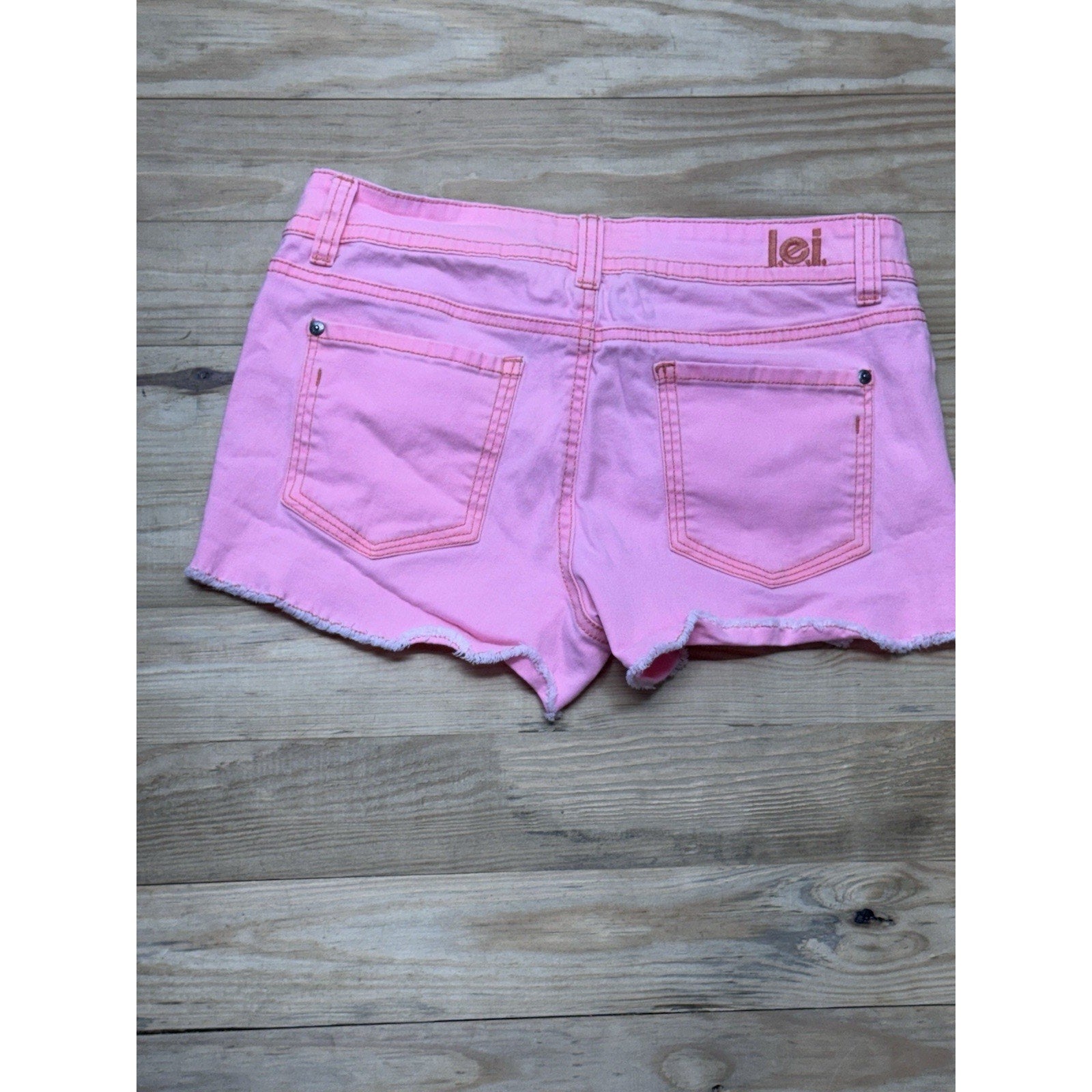 LEI - Distressed Pink Ashley Lowrise Denim Shorts Juniors Size 9 Short Shorts