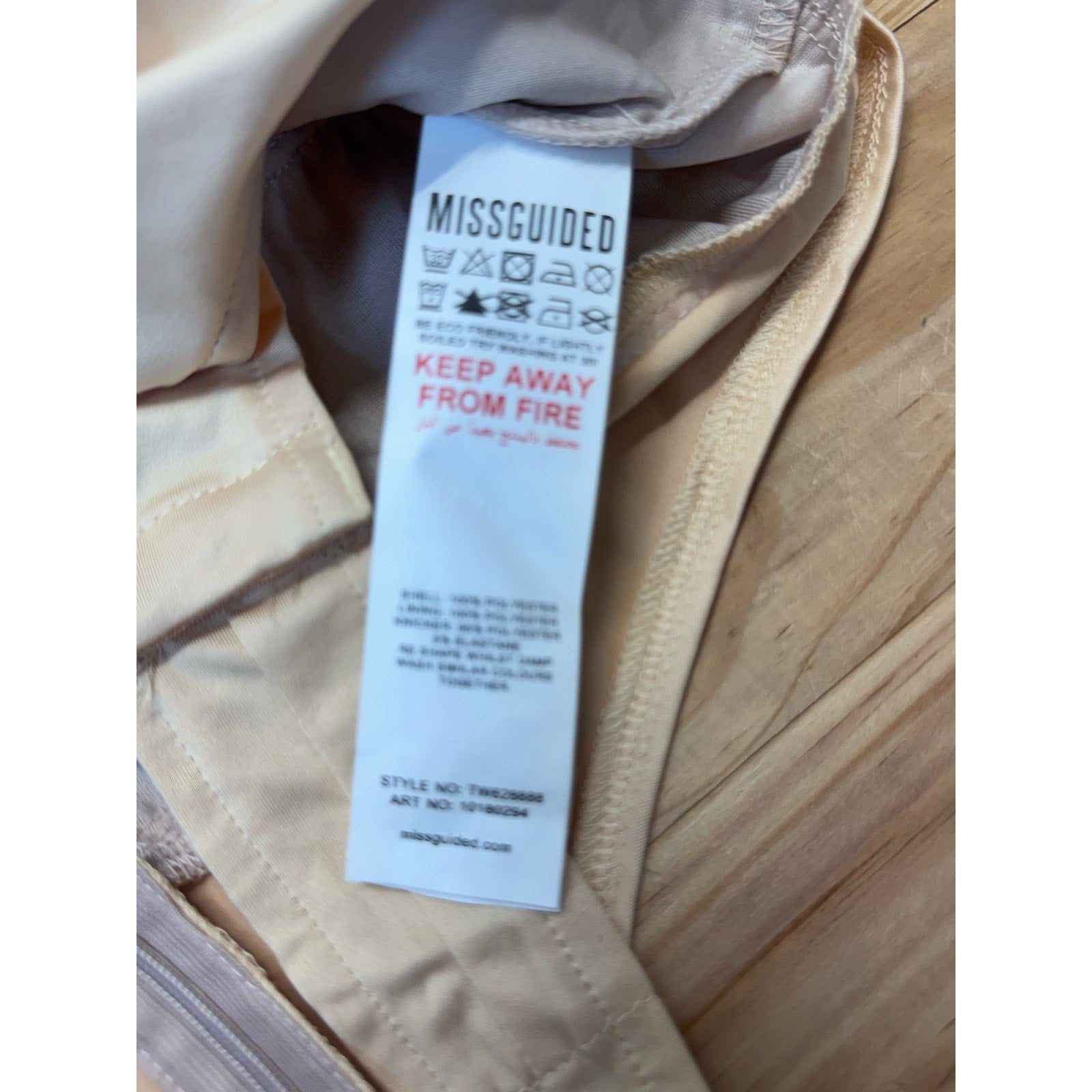 Missguided Boutique Bodysuit Taupe Long Peasant Sleeve Women’s Size 6 NWT