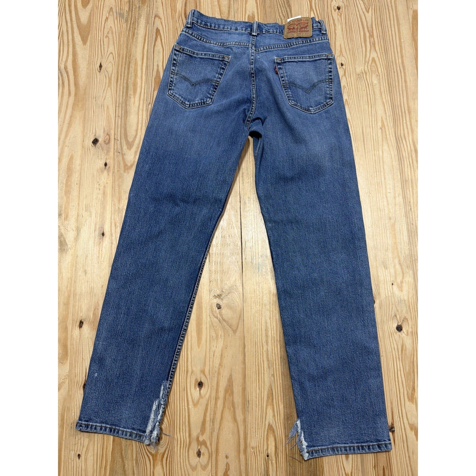 Levis 550 Relaxed Fit Straight Mens Tag 32x34 Western Medium Blue