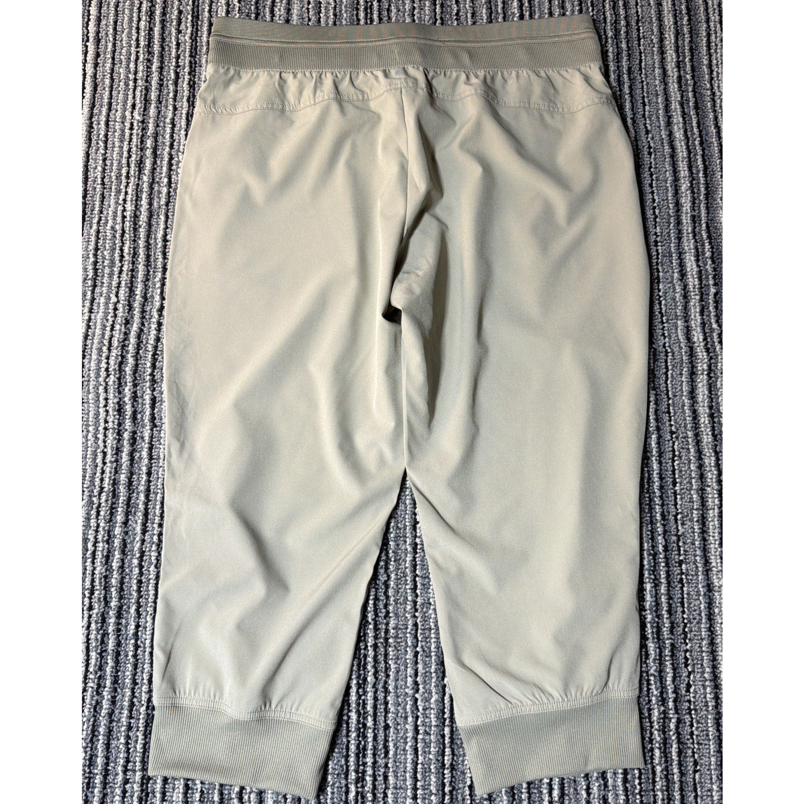 Kyodan women’s L Pants Pull On crop jogger Pockets Drawing Women's beige/tan NWT