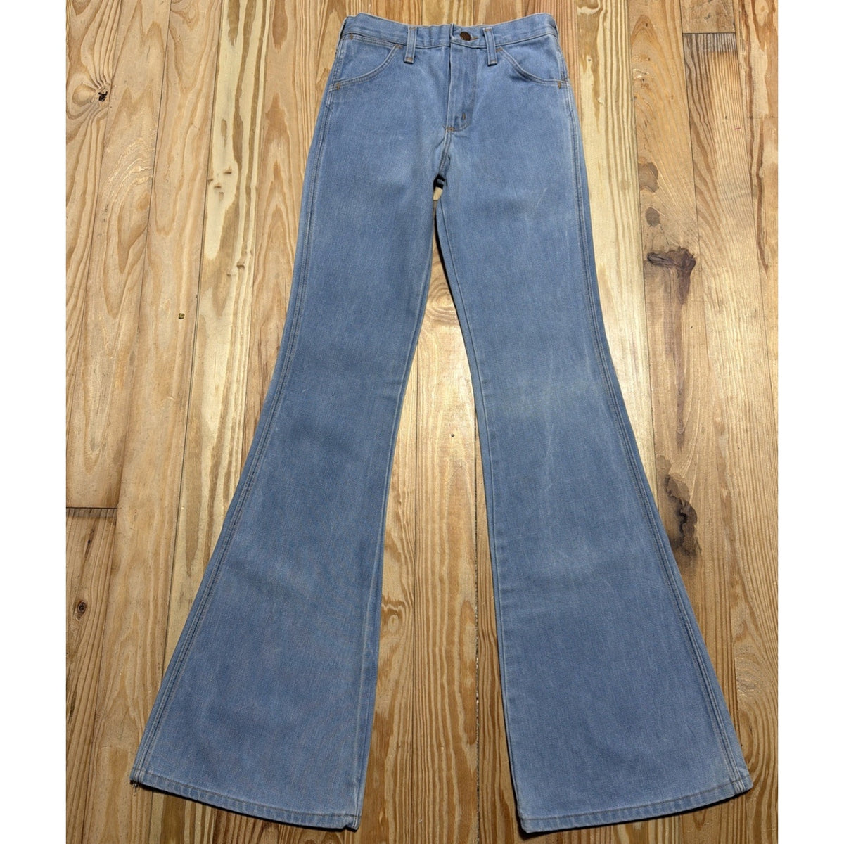 Vintage Wrangler Womens 27x36 High Rise Bell Bottom Flare Jeans Light Wash USA