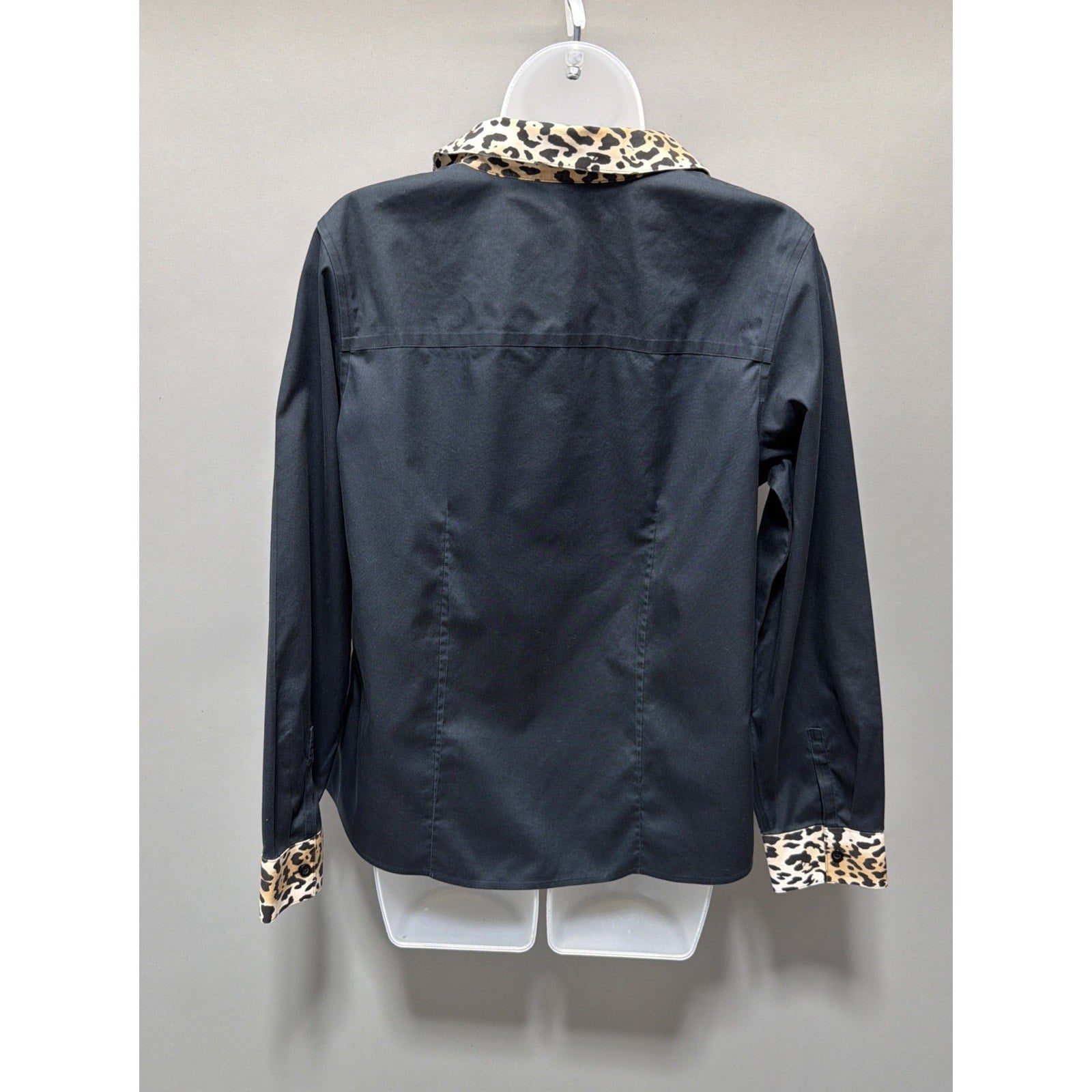 Chico's Blouse Womens Size 1 M Animal Print Button Up Non Iron Cotton Career