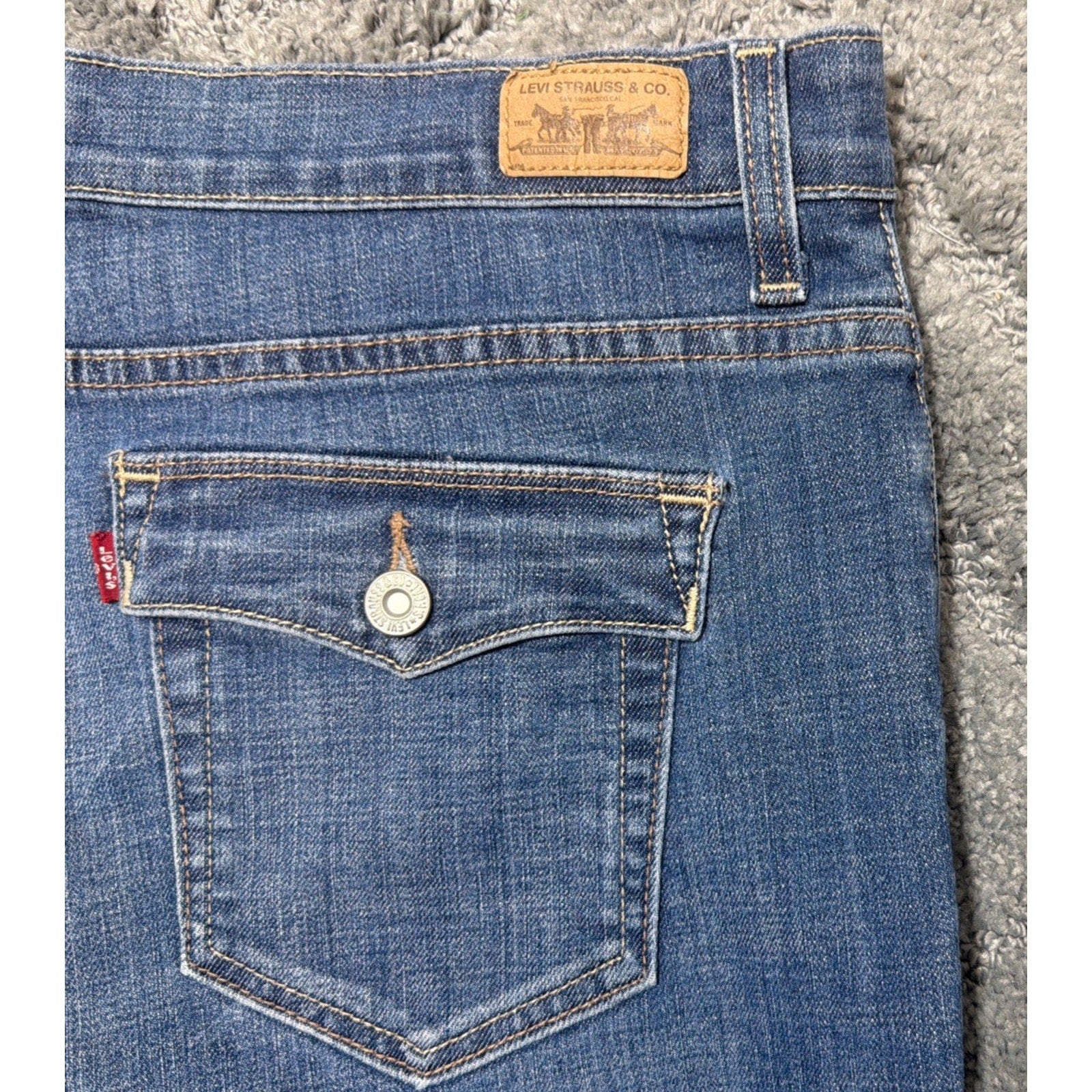 Levi's Womens 512 Perfectly Slimming Bootcut Size 18 Mid Rise Flap Pocket Jeans