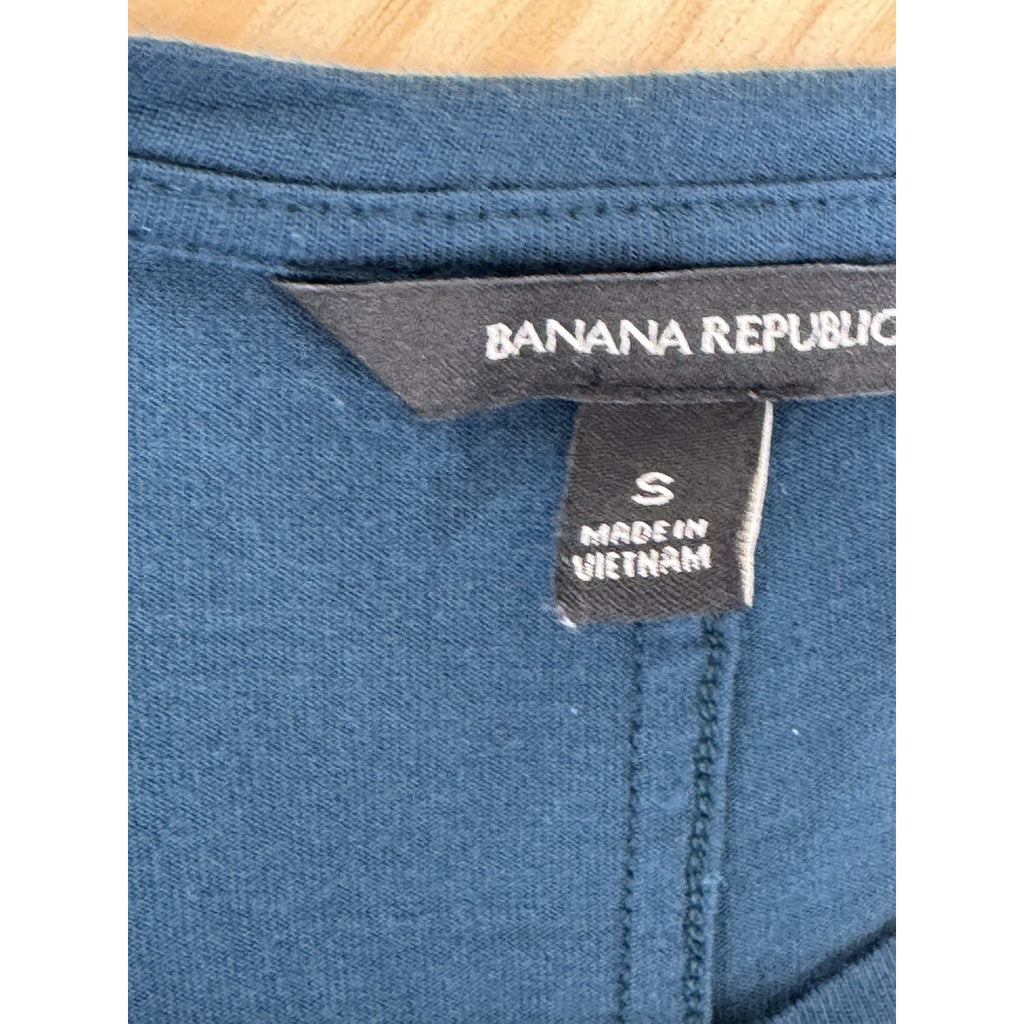 Banana Republic Green Long Sleeve Tee Back Seam Detail Women’s Size Small