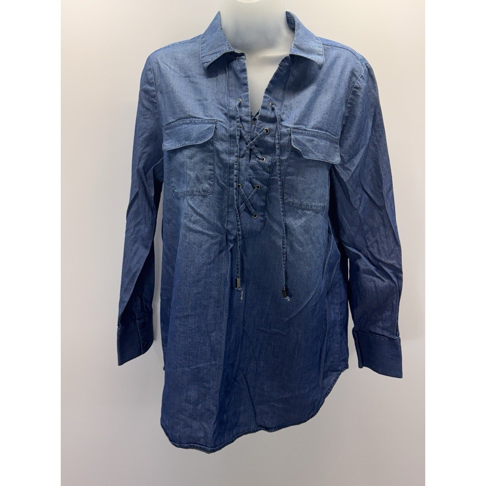 Chicos Chambray Shirt Womens Size 1/M Lace Up Long Sleeve Denim Top Round Hem