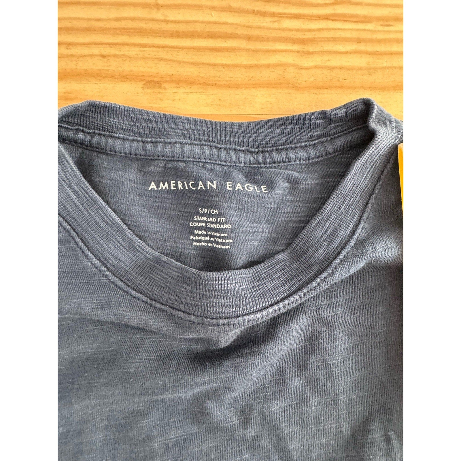 AMERICAN EAGLE AE MEN'S ATHLETIC FIT T-SHIRT NAVY BLUE SMALL