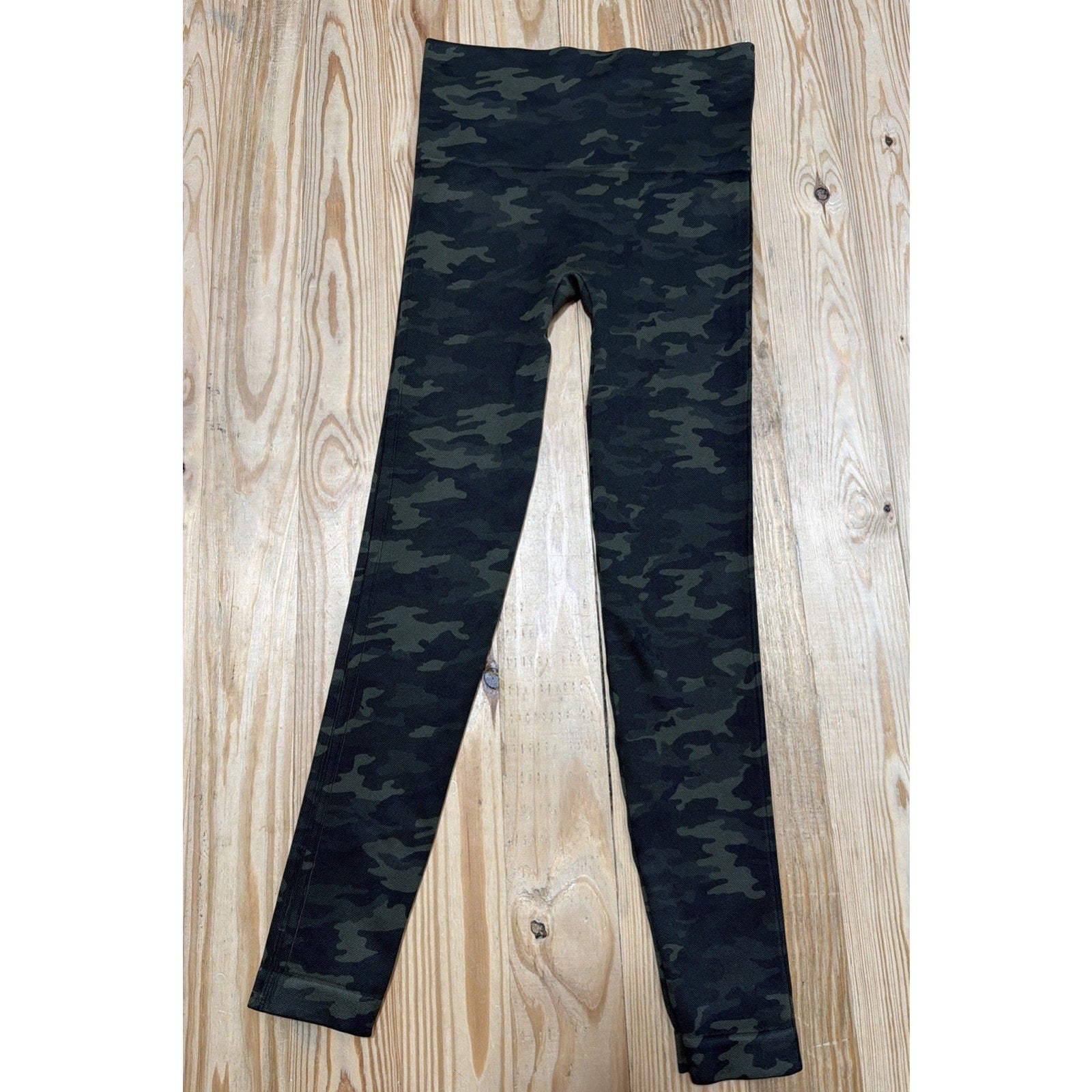 Spanx Look At Me Now Seamless Leggings Green Camo Camouflage Womens Sz S