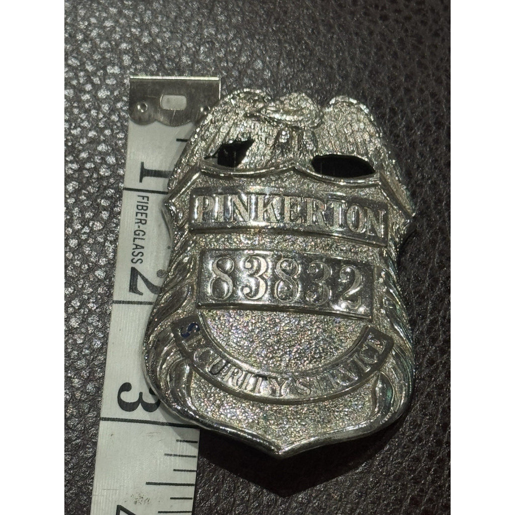 PINKERTON Security Service BADGE #83832 Silver Enamel EAGLE OBSOLETE Collectable