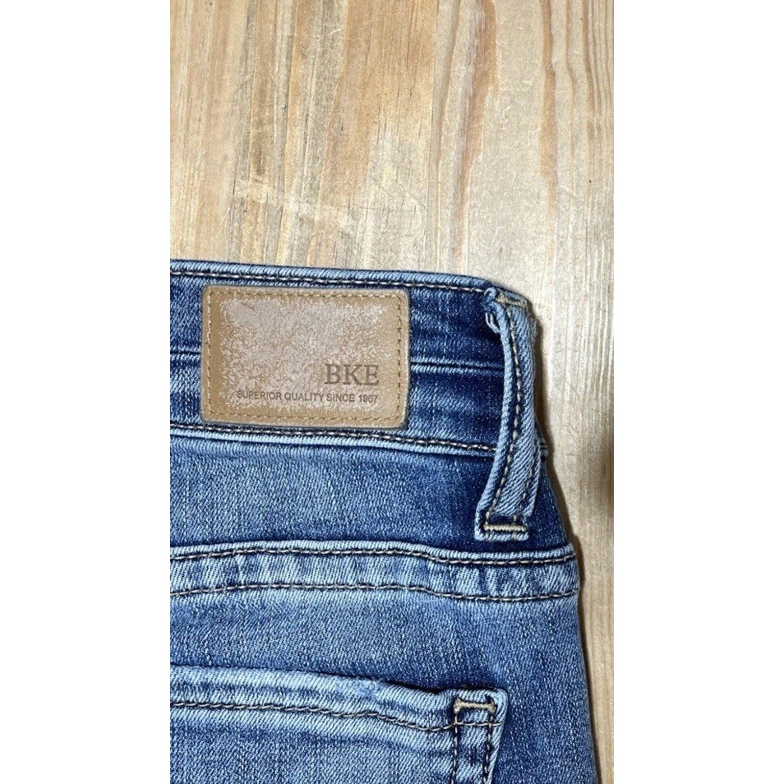 BKE Payton Jeans Womens 26x32 Mid Rise Straight Universal Fit Distressed Denim