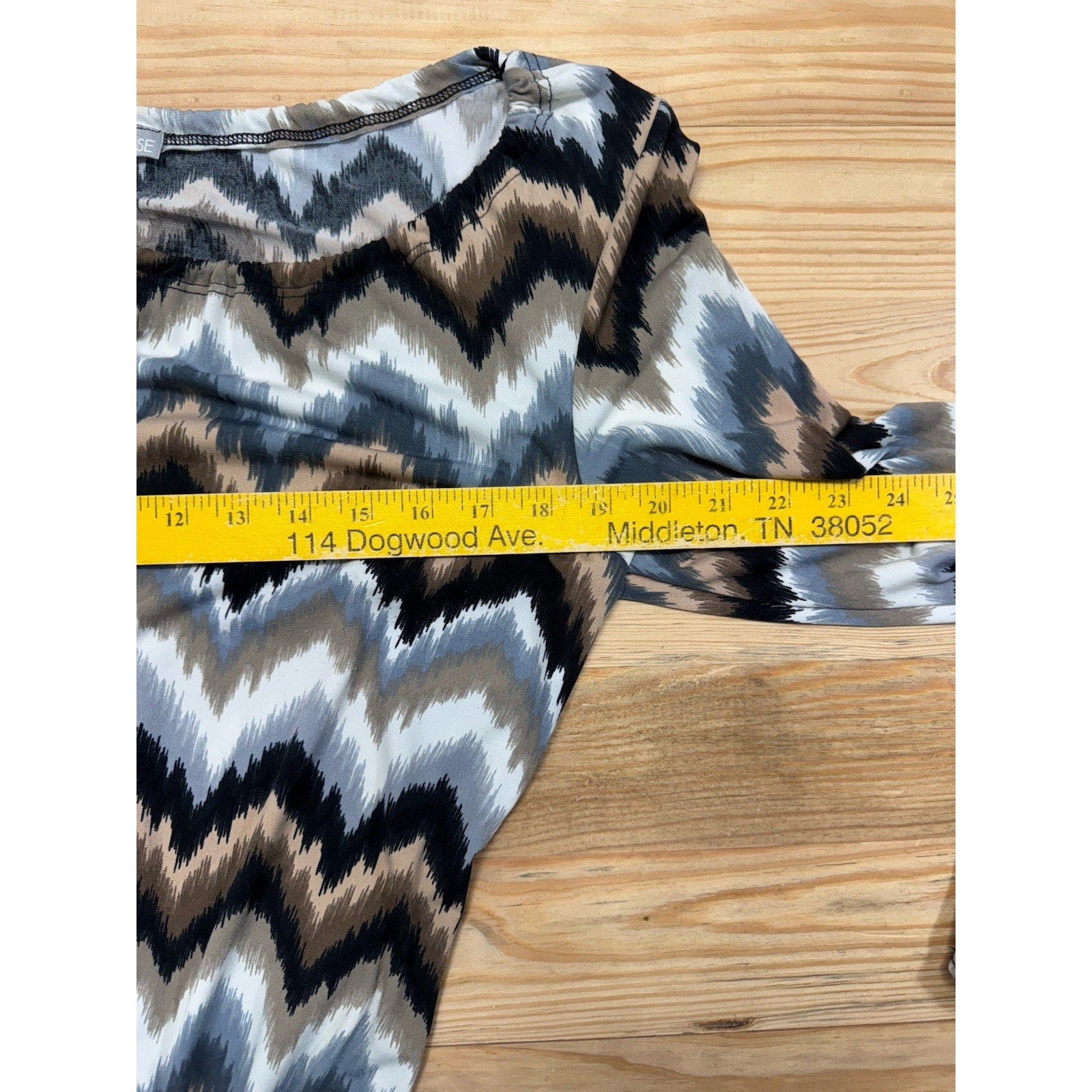 Carol Rose Blue Brown Chevron Keyhole Flounce 3/4 Sleeve Women’s Size M