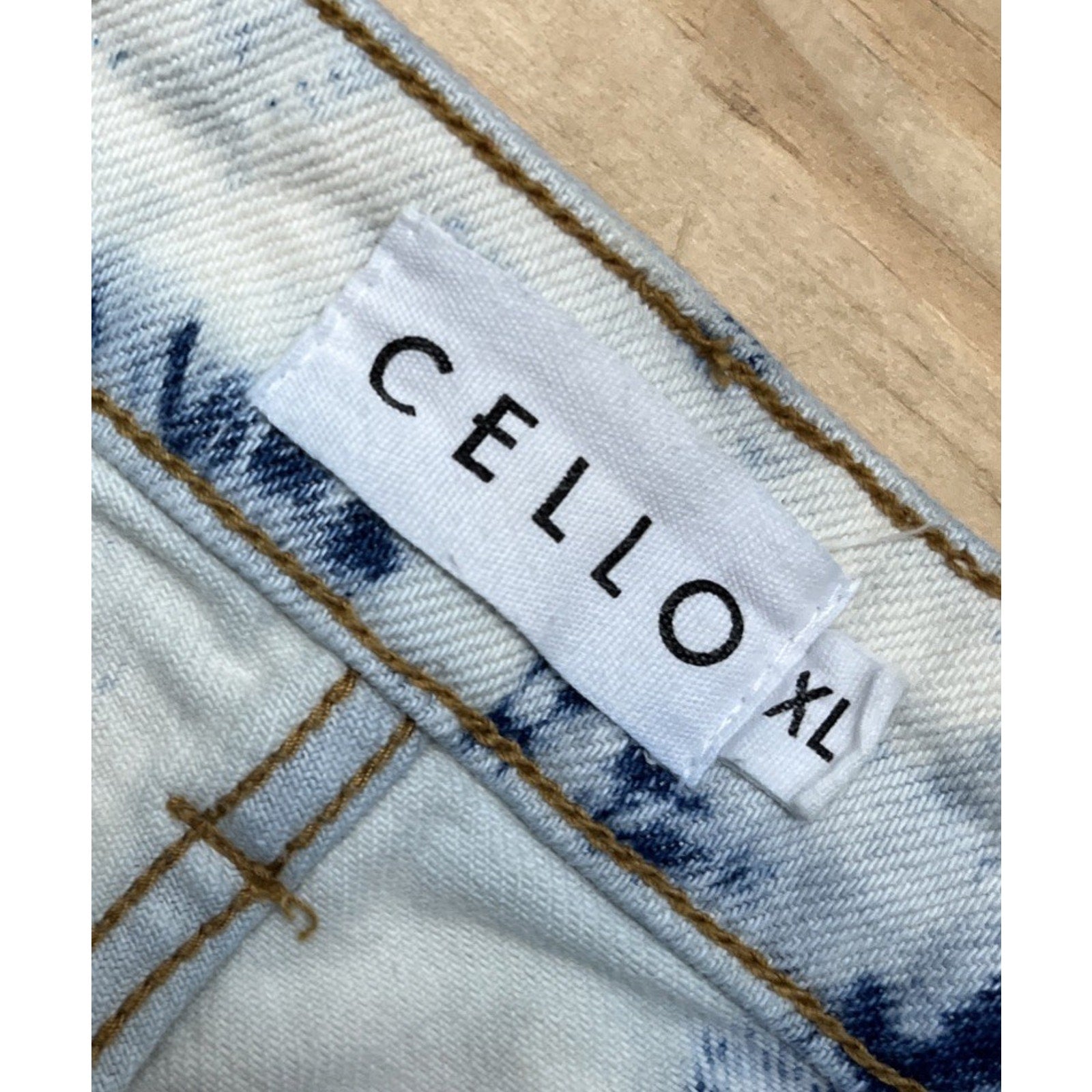Cello Shorts Women's XL 32 Distressed Cut Off Acid Wash Denim Blue Cotton