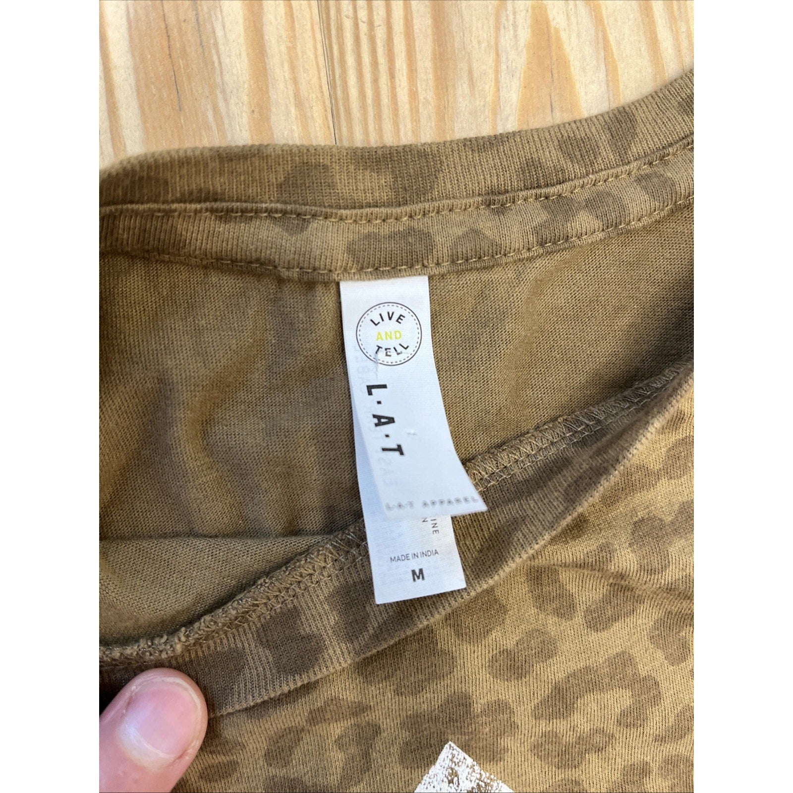 Live And Tell L-A-T Apparel Ladies Large Animal Print T-Shirt Tee M