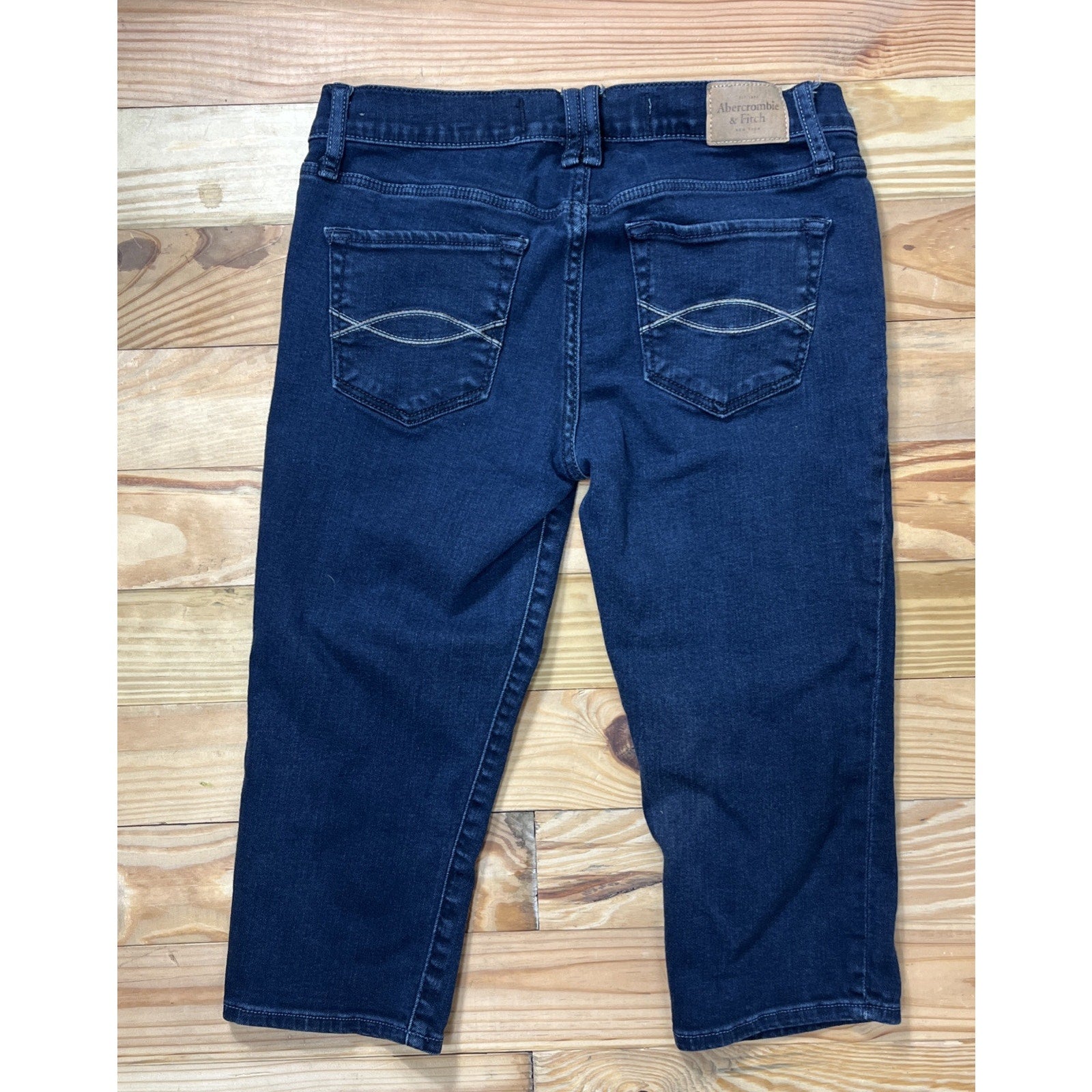 Abercrombie & Fitch Perfect stretch denim capri size 6