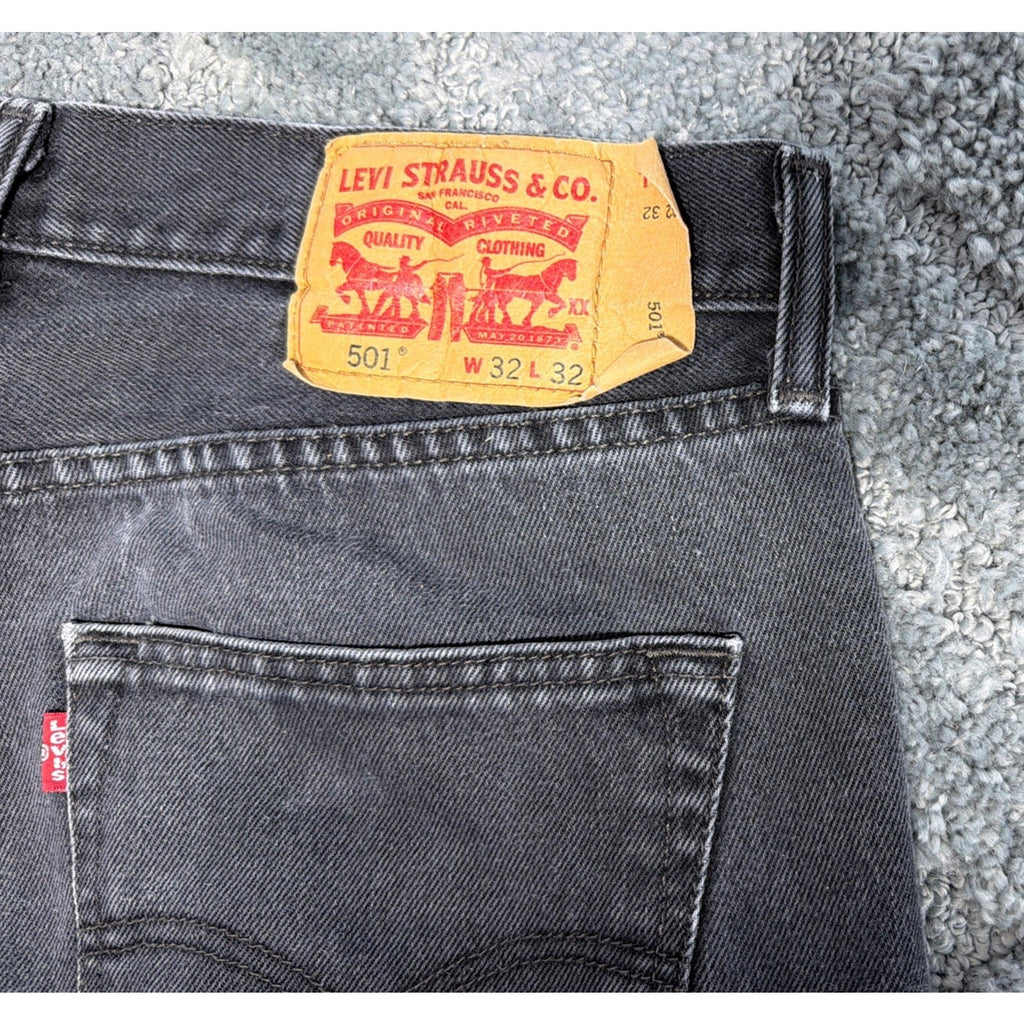 Levis 501 Jeans Men 32x32 Black Denim Button Fly Straight Leg Faded Goth Grunge