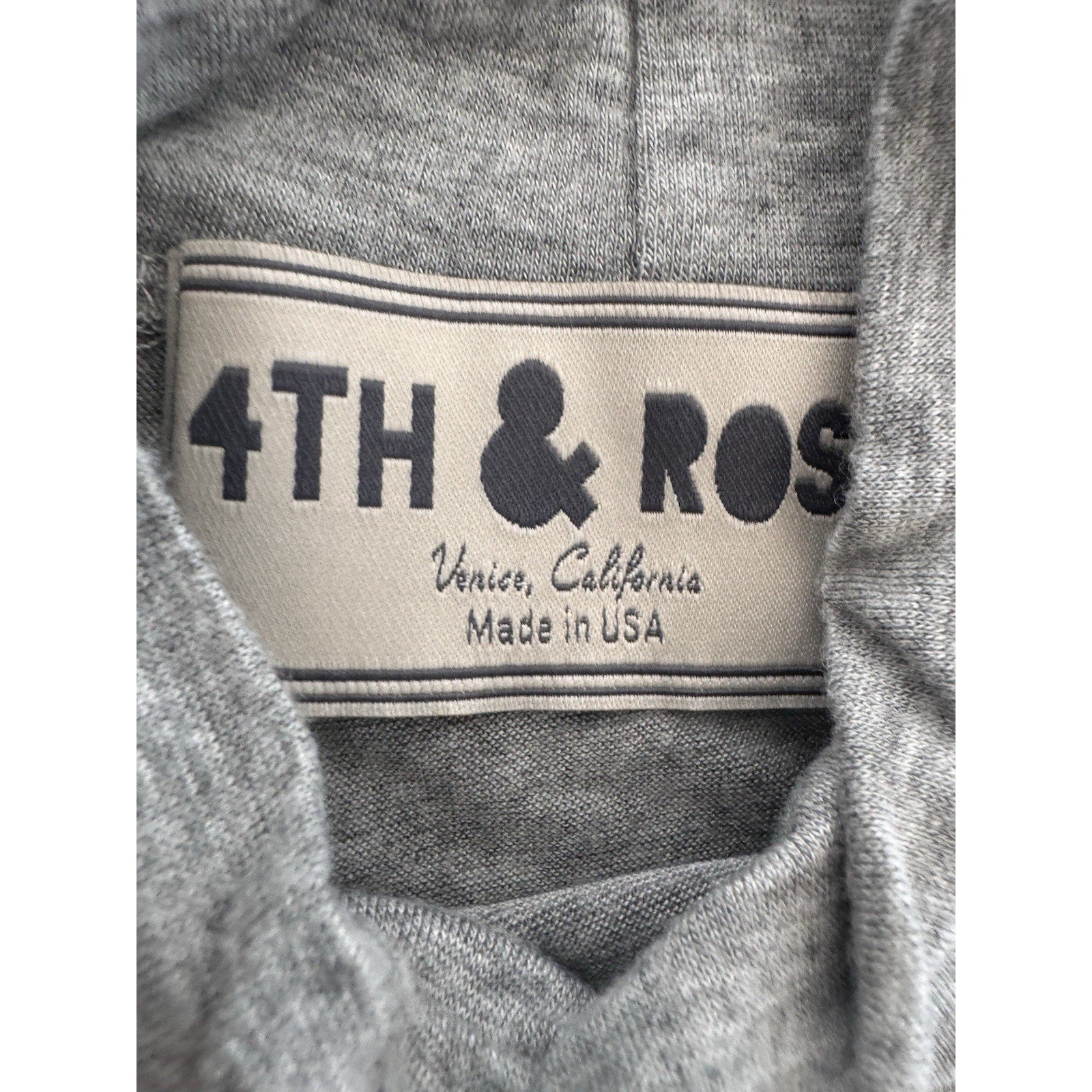 4th & Rose Tunic Women’s Size S Grey Gray Mock Neck Sleeveless Flowering Skull