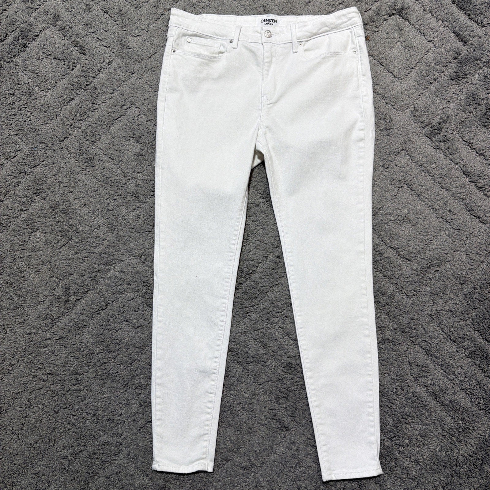 DENIZEN Levis womens Mid rise jegging size 15/32 stretch solid white denim