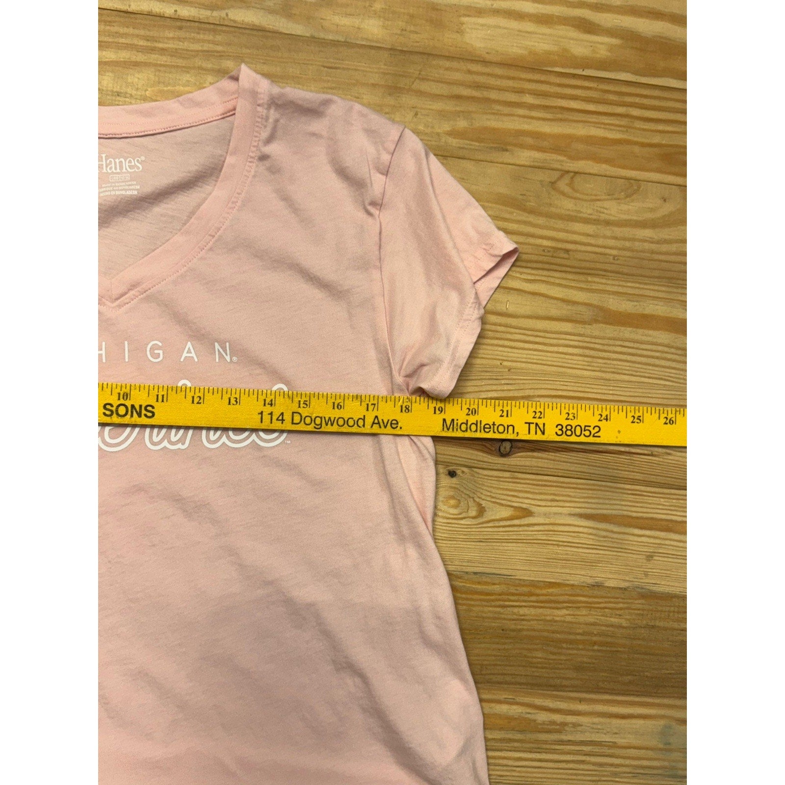 Michigan Wolverines Basic Hanes T-Shirt Womens Pink Large Cotton Blend