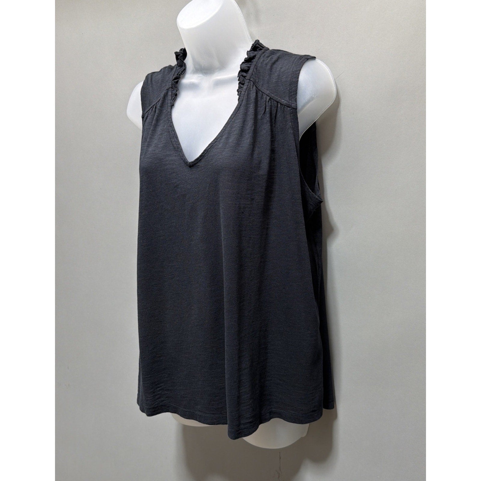 Knox Rose Blouse Womens M Ruffle V-Neck Sleeveless Stretch Black