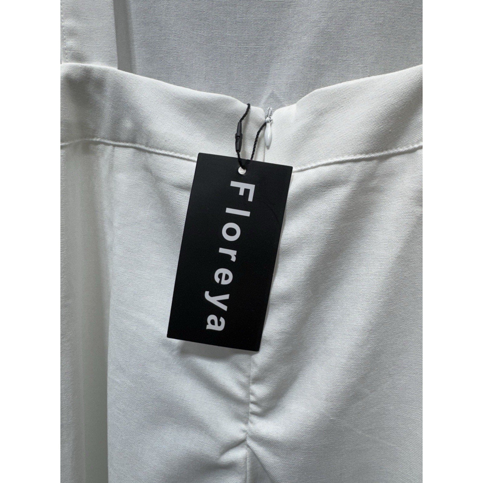 Floreya Women’s White Square Neck Sleeveless Back Zip Front Button Jumpsuit XL