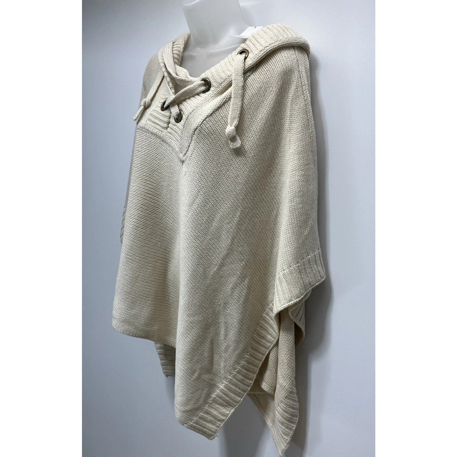 ALYA Hooded Chunky Pullover Poncho Lace-Up Front Women’s Size Small/Medium NWT