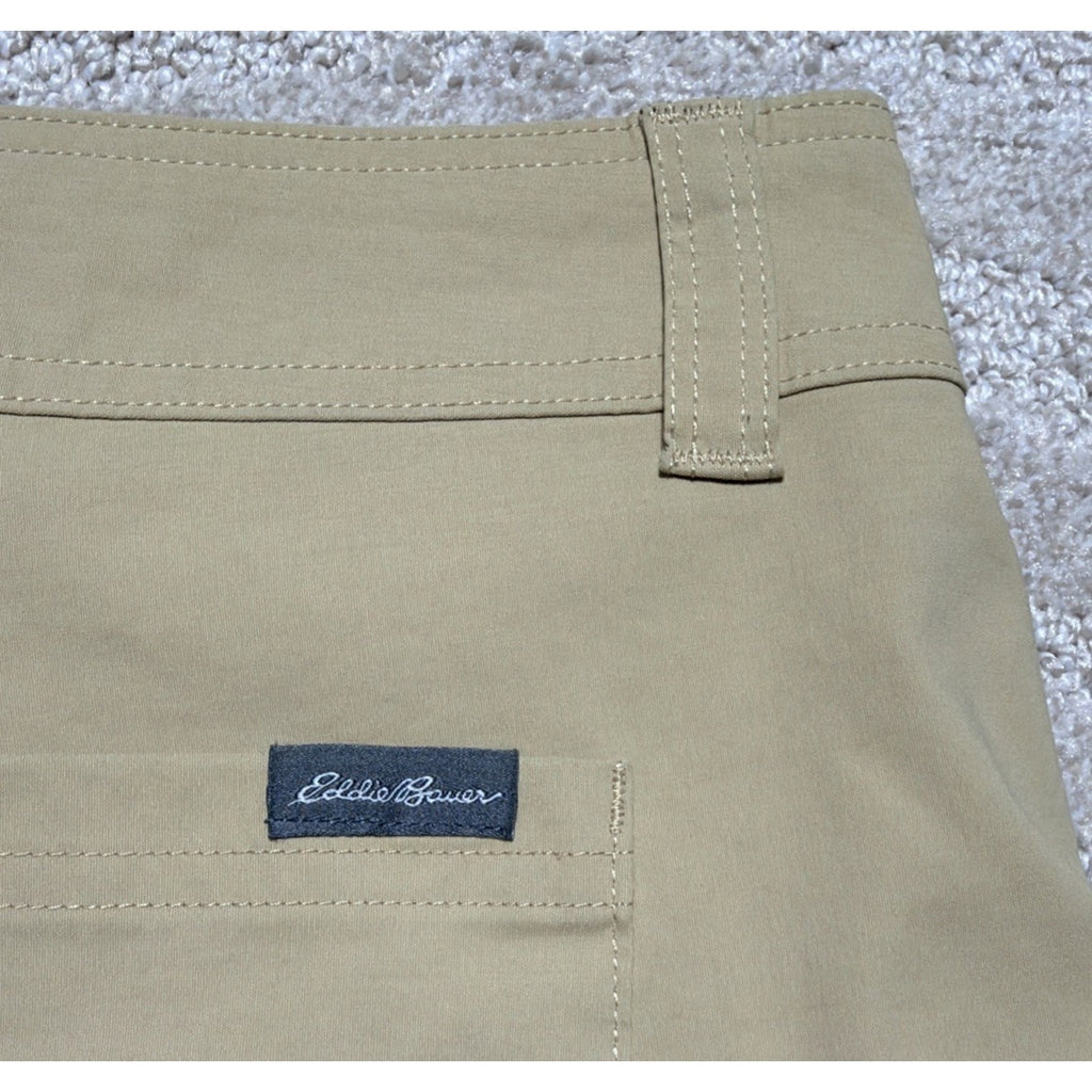 Eddie Bauer Women's Hiking Utility Cargo Pocket Shorts Khaki Stretch Sz 8 NWOT