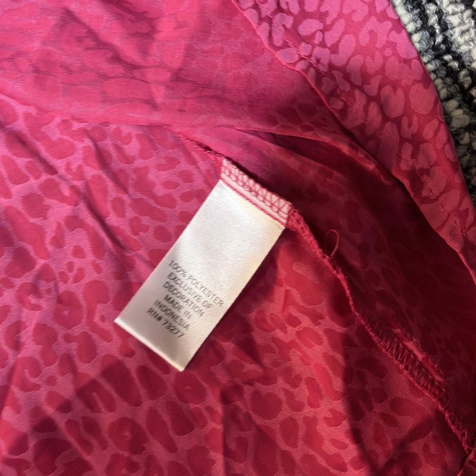 Evri Womens Plus sz 2X Top Pink Leopard Print Fitted Cinch Waist V Neck NWT