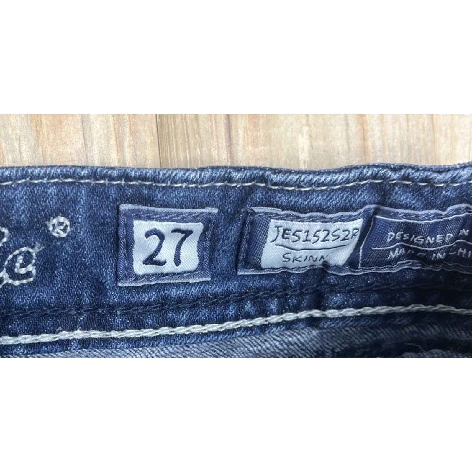 Miss Me Skinny blue denim jeans size 27 Distressed Thick Stitch EUC