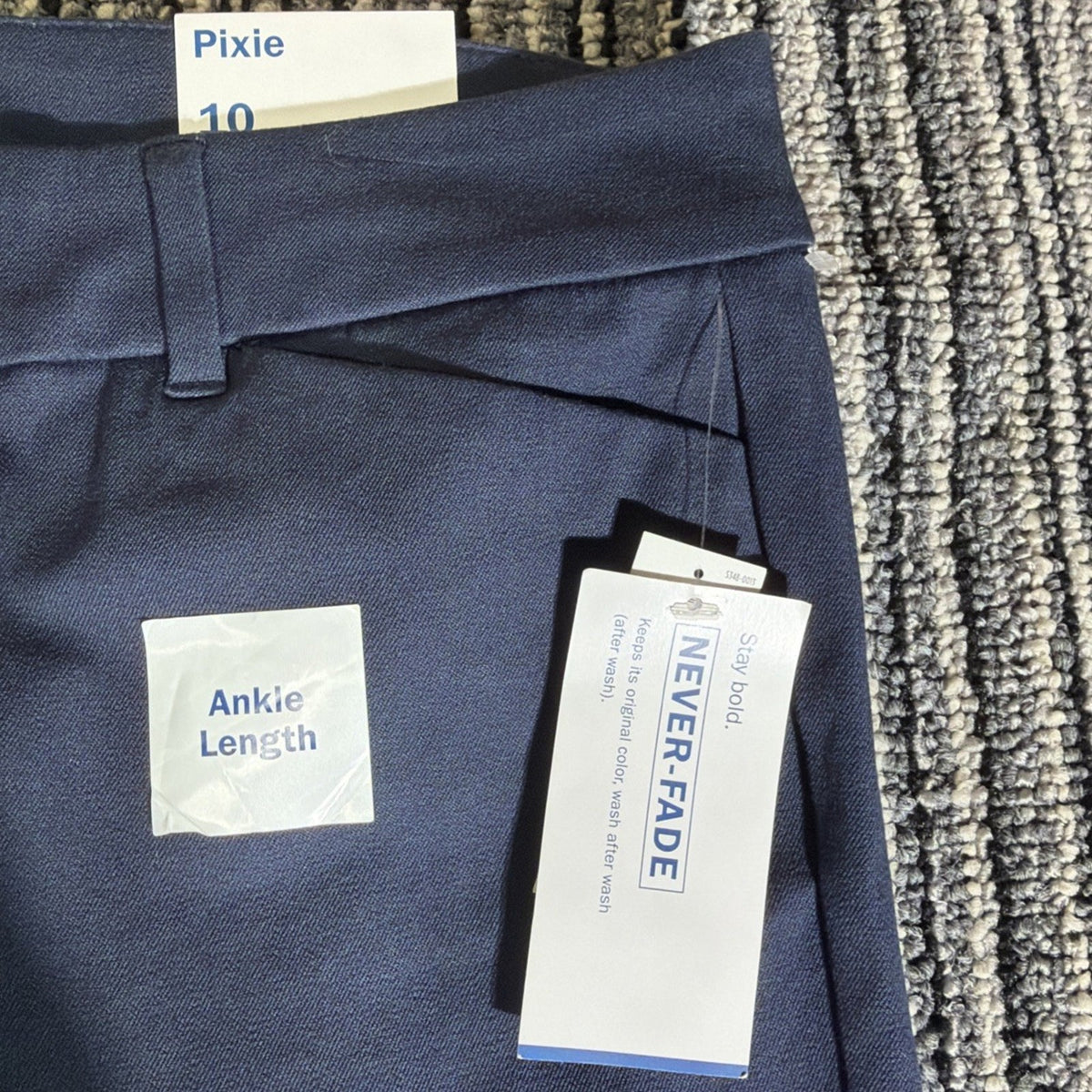 Old Navy NWT Womens Pixie Never Fade Ankle Skinny Pants Navy 10