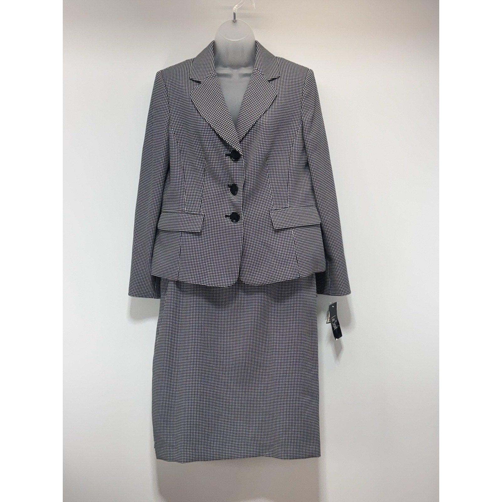 Le Suit Black Ivory Skirt Suit (2-Pieces) New With Tags Women’s Size 12 NWT