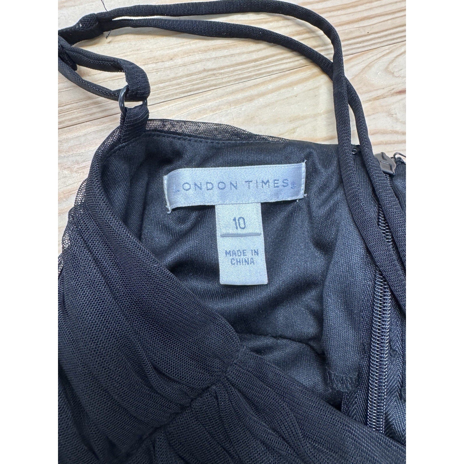 London Times Gray Black Floral Ruffle Bottom Sleeveless Women’s Dress Size 10