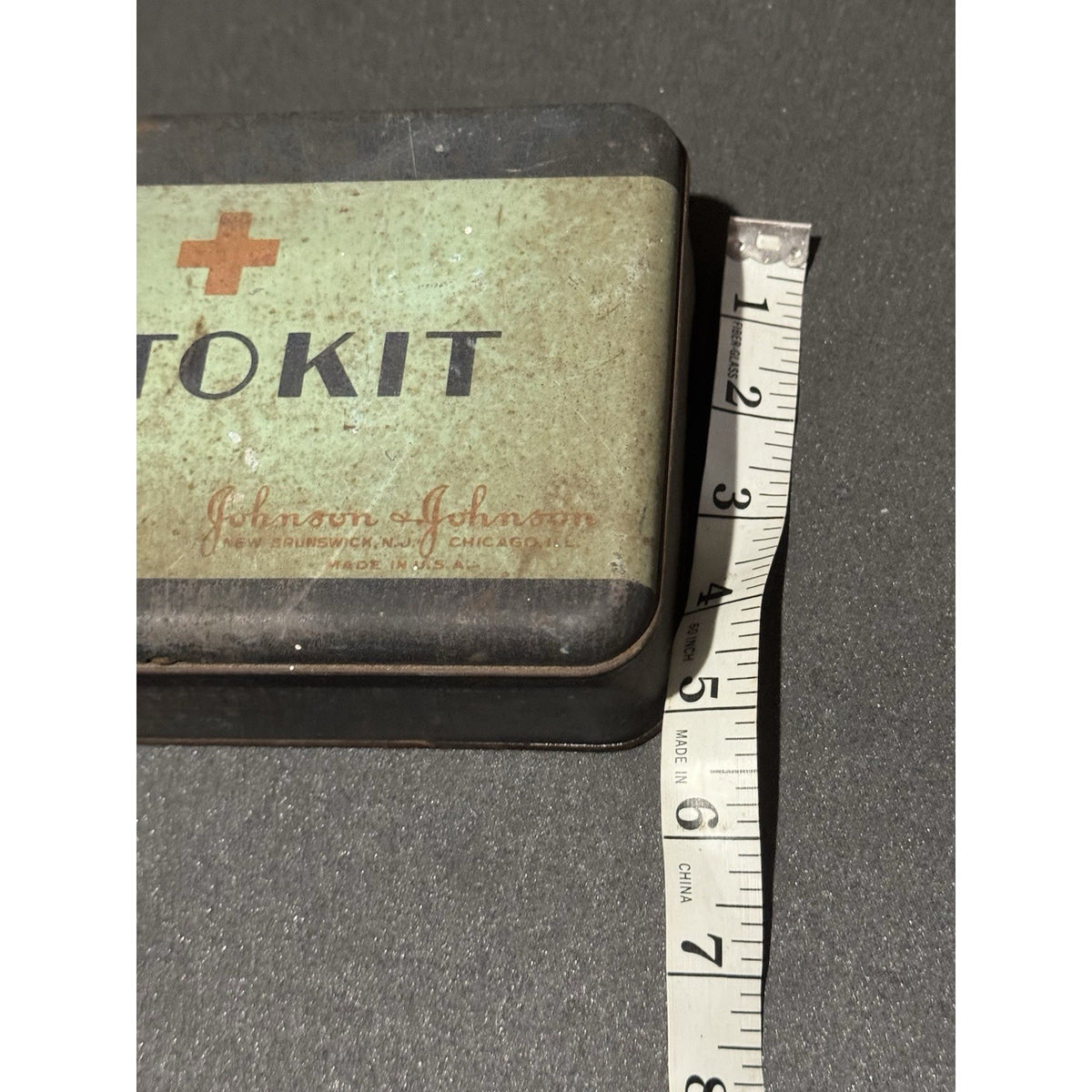 Johnson & Johnson Autokit Metal First Aid Tin Blue/Beige Medicine Made in USA