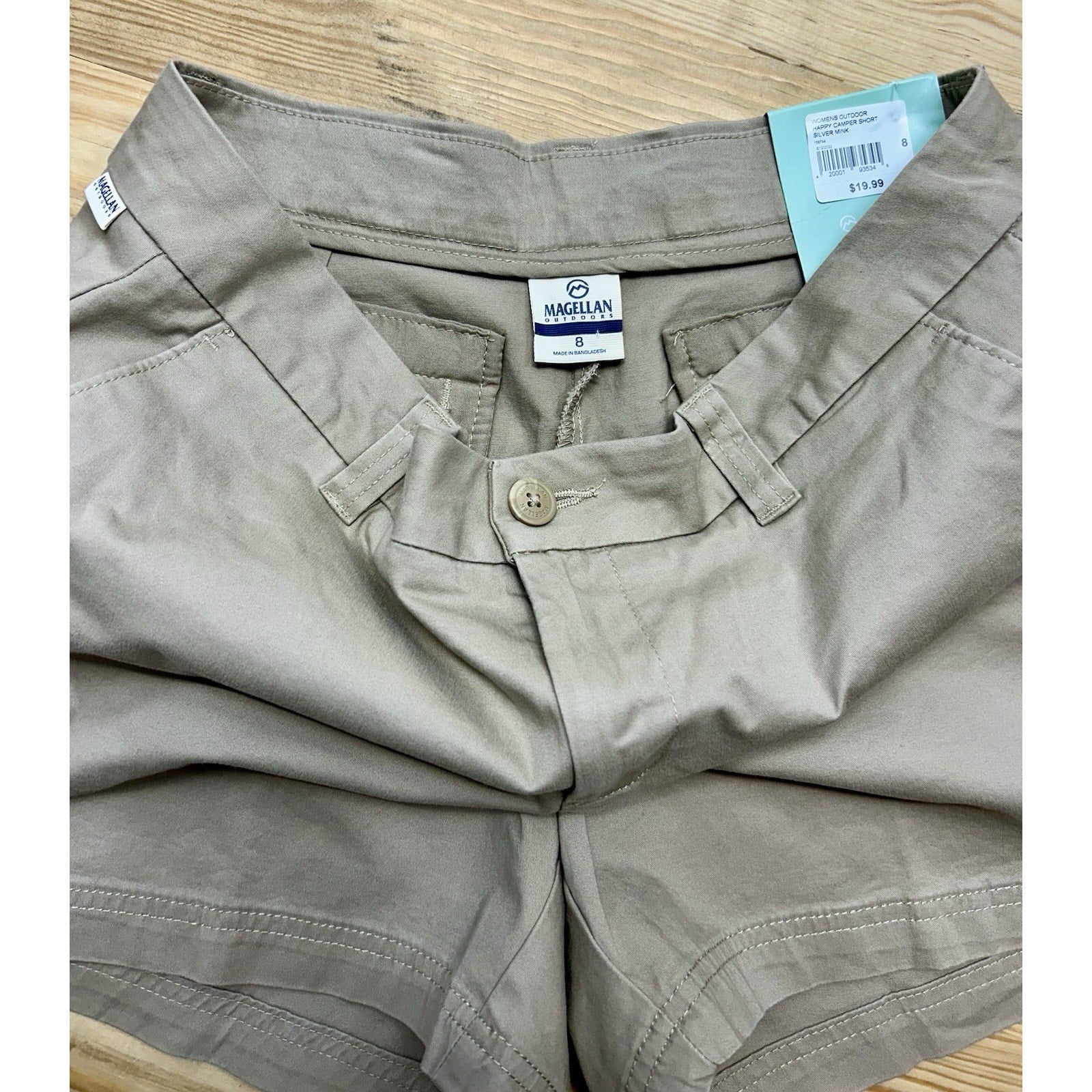 Womens Magellan Outdoors Happy Camper Shorts Size 8. New With Tags.