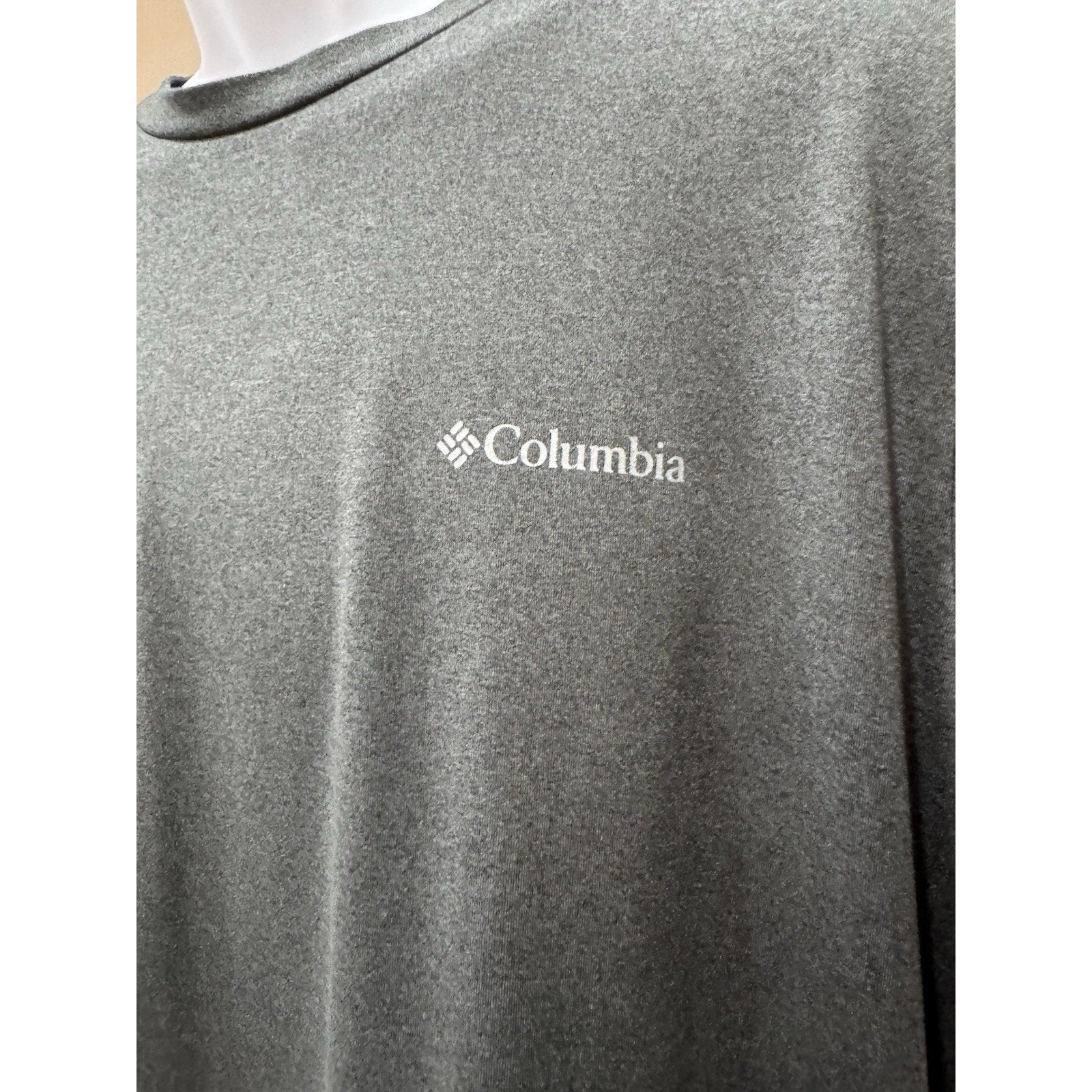 Columbia Omni-Shade Advanced UVA Blocking Shirt Size Medium Gray Short Sleeve