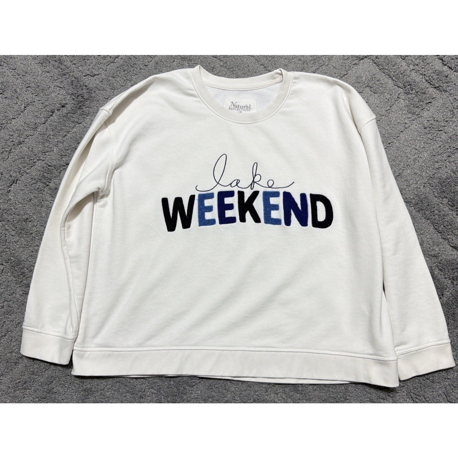 Lake Weekend Sweatshirt Women’s Large White Graphic Crewneck Cozy Casual Natural