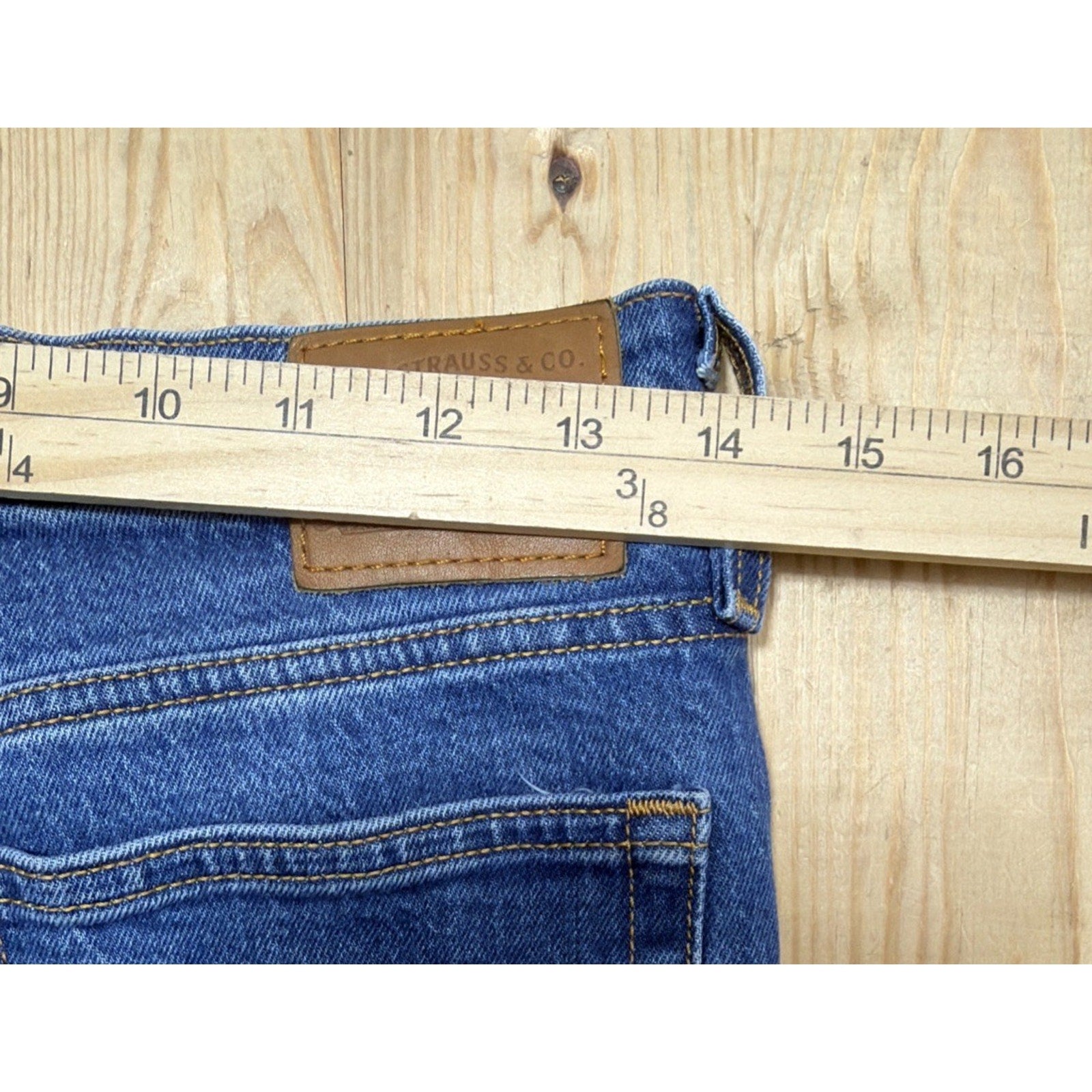 Levi’s Women’s Wedgie Premium Big E Medium Blue Button Fly Jeans Size 27