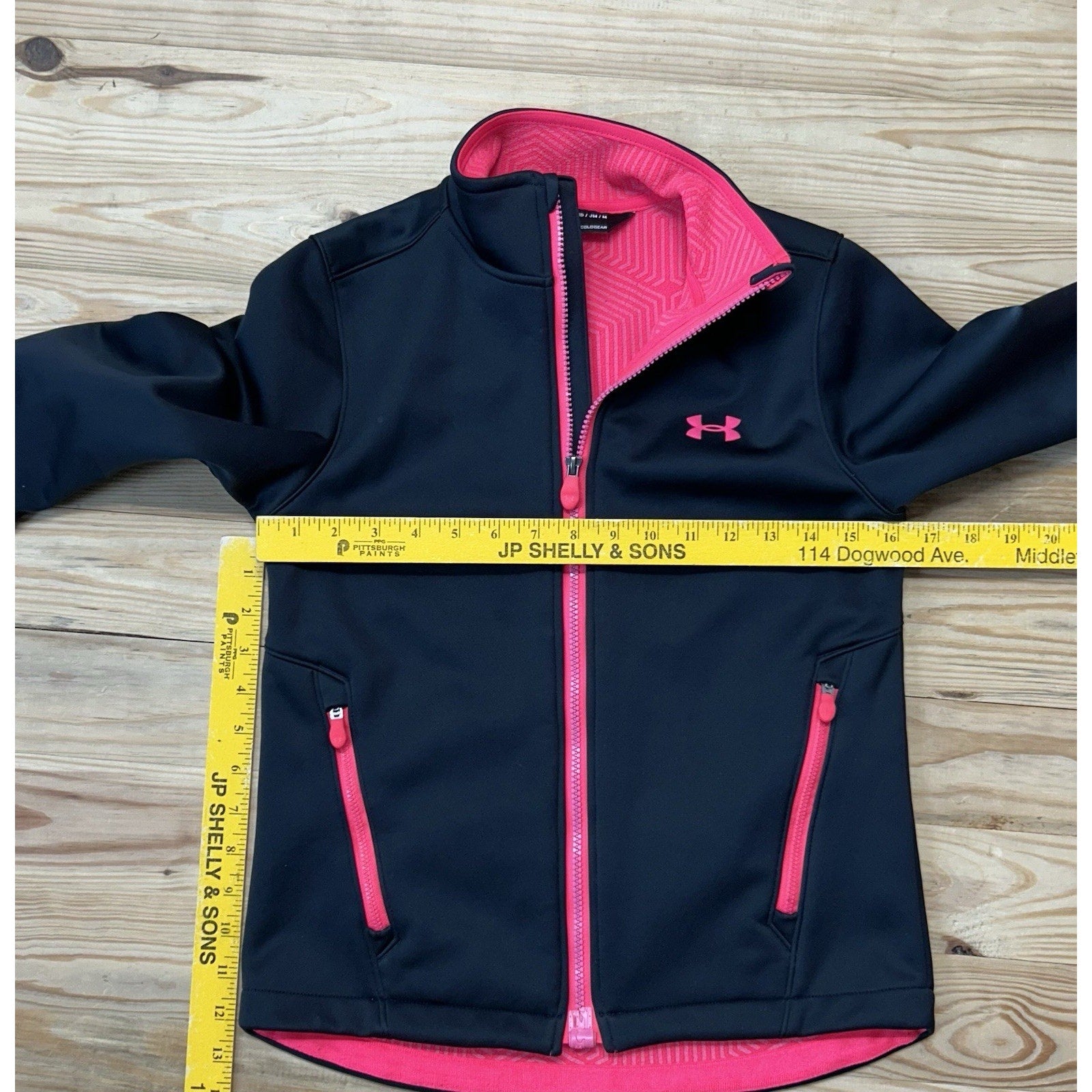 Under Armour Girl’s Medium Hoodie Black and Pink Storm Full Zip Cold Gear.
