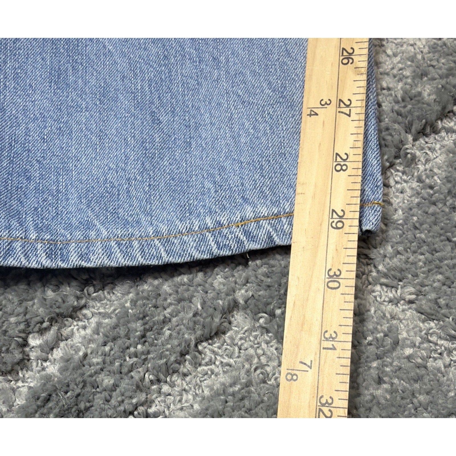 Denim Jeans Levis 505 Straight Leg Light Wash Size 38x32 Measures 38x29
