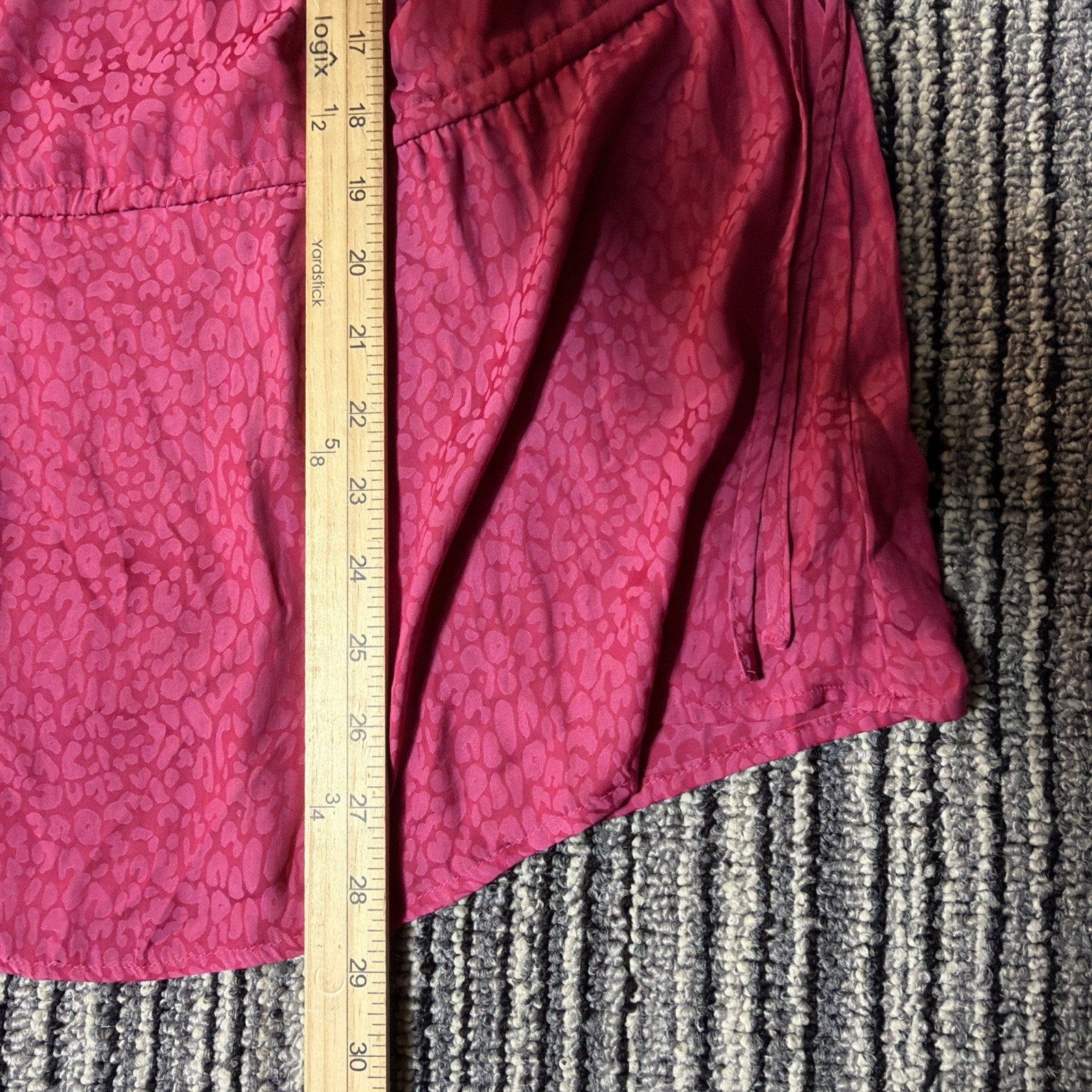 Evri Womens Plus sz 2X Top Pink Leopard Print Fitted Cinch Waist V Neck NWT