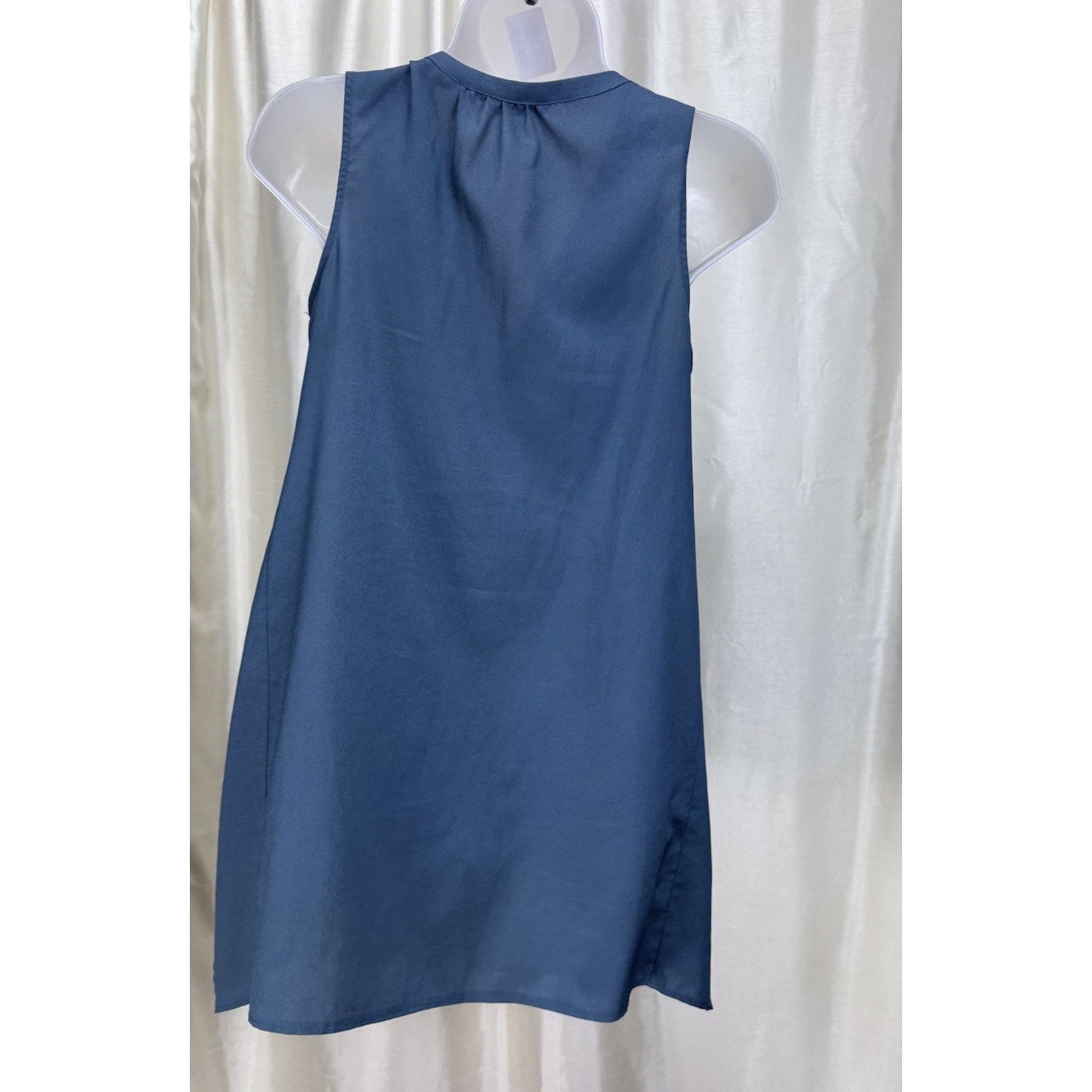 New York & Company Green Ruffled Tank Top Woman's Size X-Small