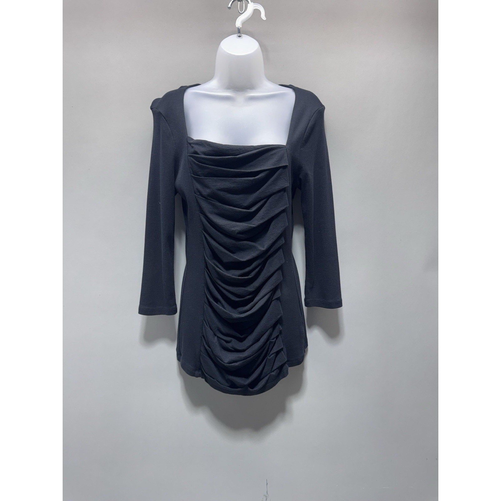 EXPRESS SEXY BASIC DARK Black TOP- 3/4 SLEEVE -FRONT DESIGN Women’s Size Large