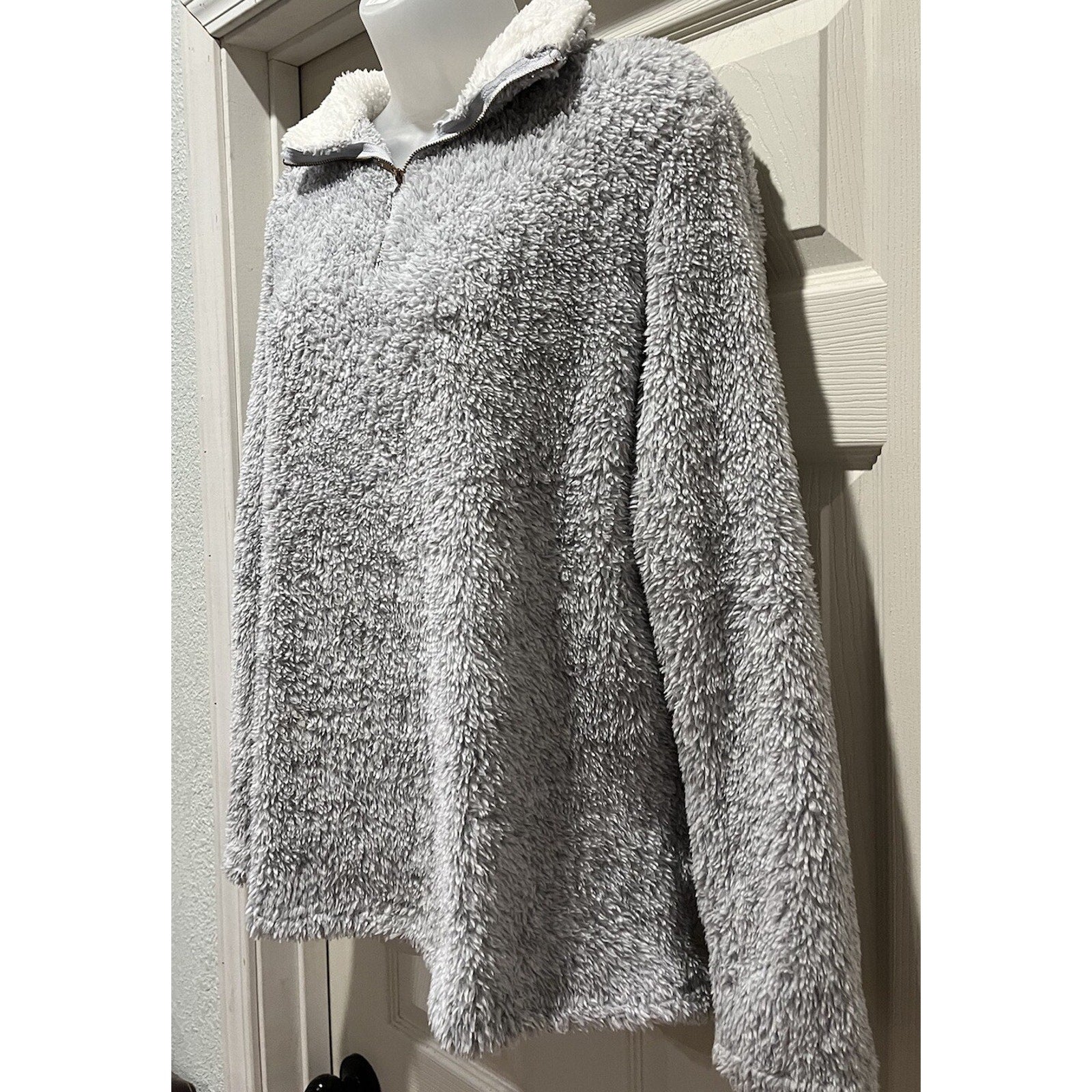 Angashion Teddy Fleece Pullover Size M Grey Jacket Long Sleeve