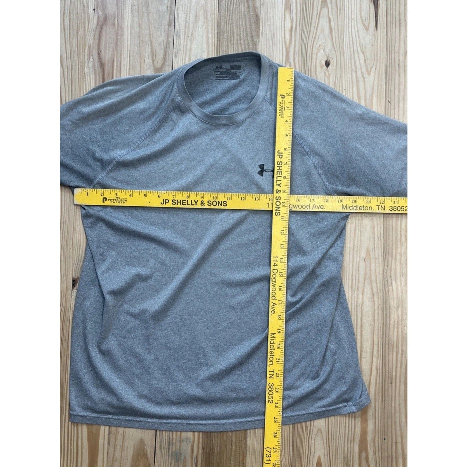 Under Armour Heat Gear Gray Loose Fit Lightweight Compression Shirt Men’s M