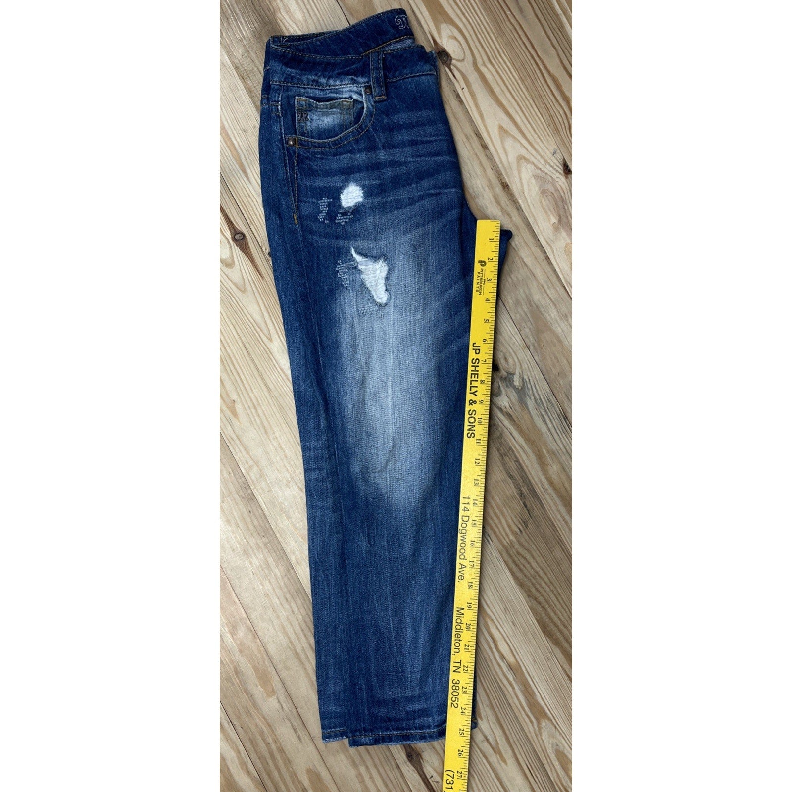 Miss Me Ripped Patched Boyfriend Capris 27