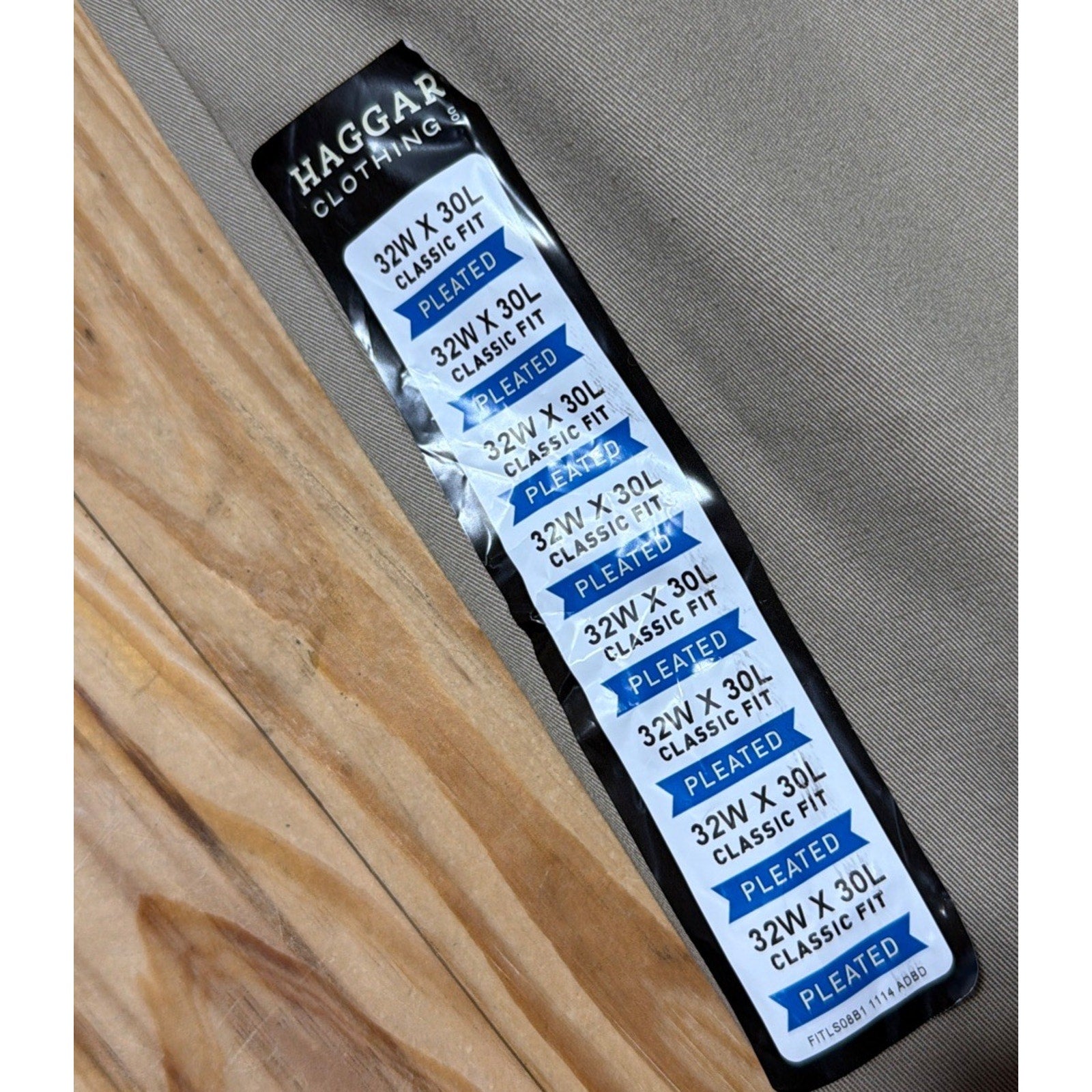 NWT Haggar Mens Premium No Iron Classic Fit Pleated Dress Pants Khaki 32x30 New