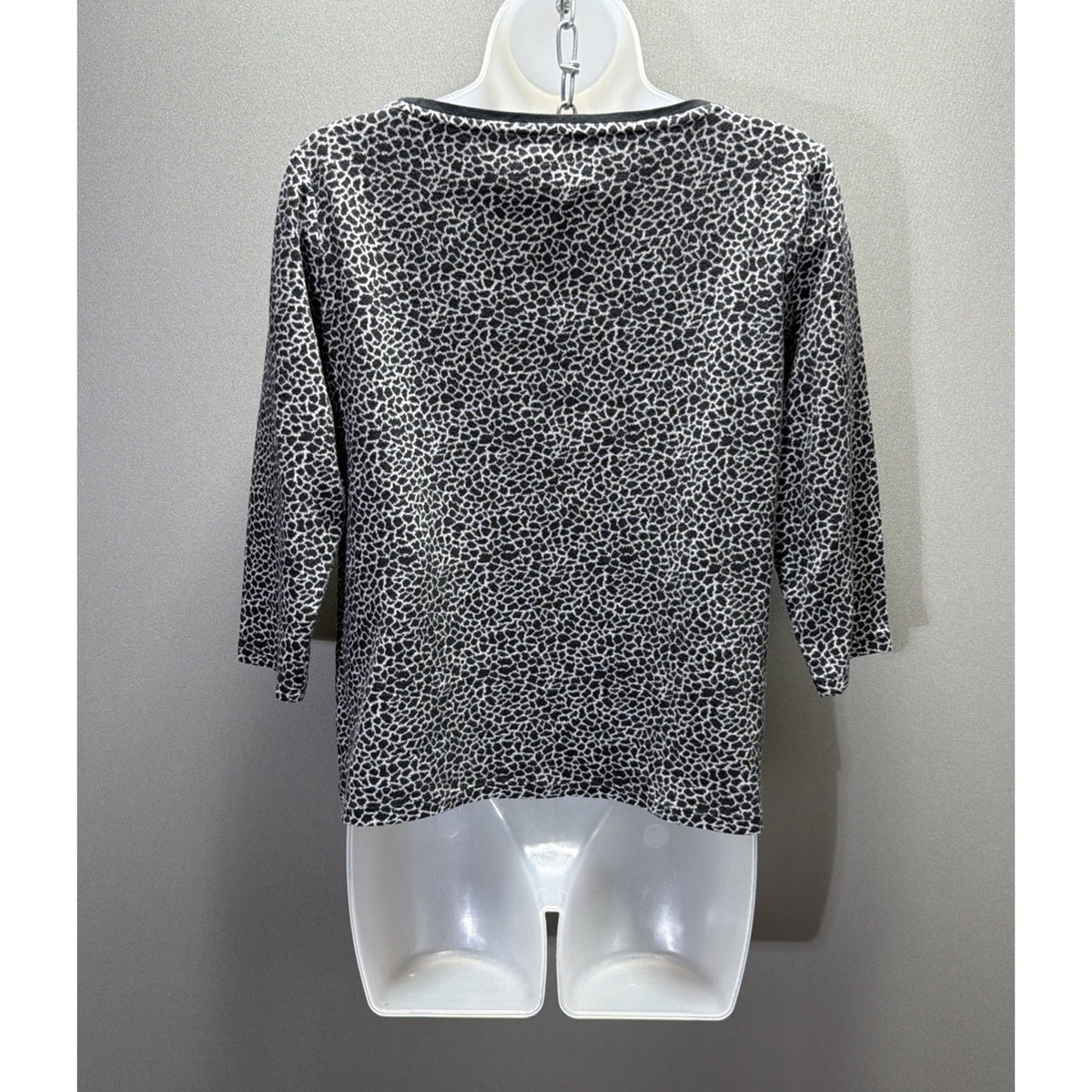 Talbots Womens Sweater Large Petite Black White Giraffe Print 3/4 Sleeves Soft